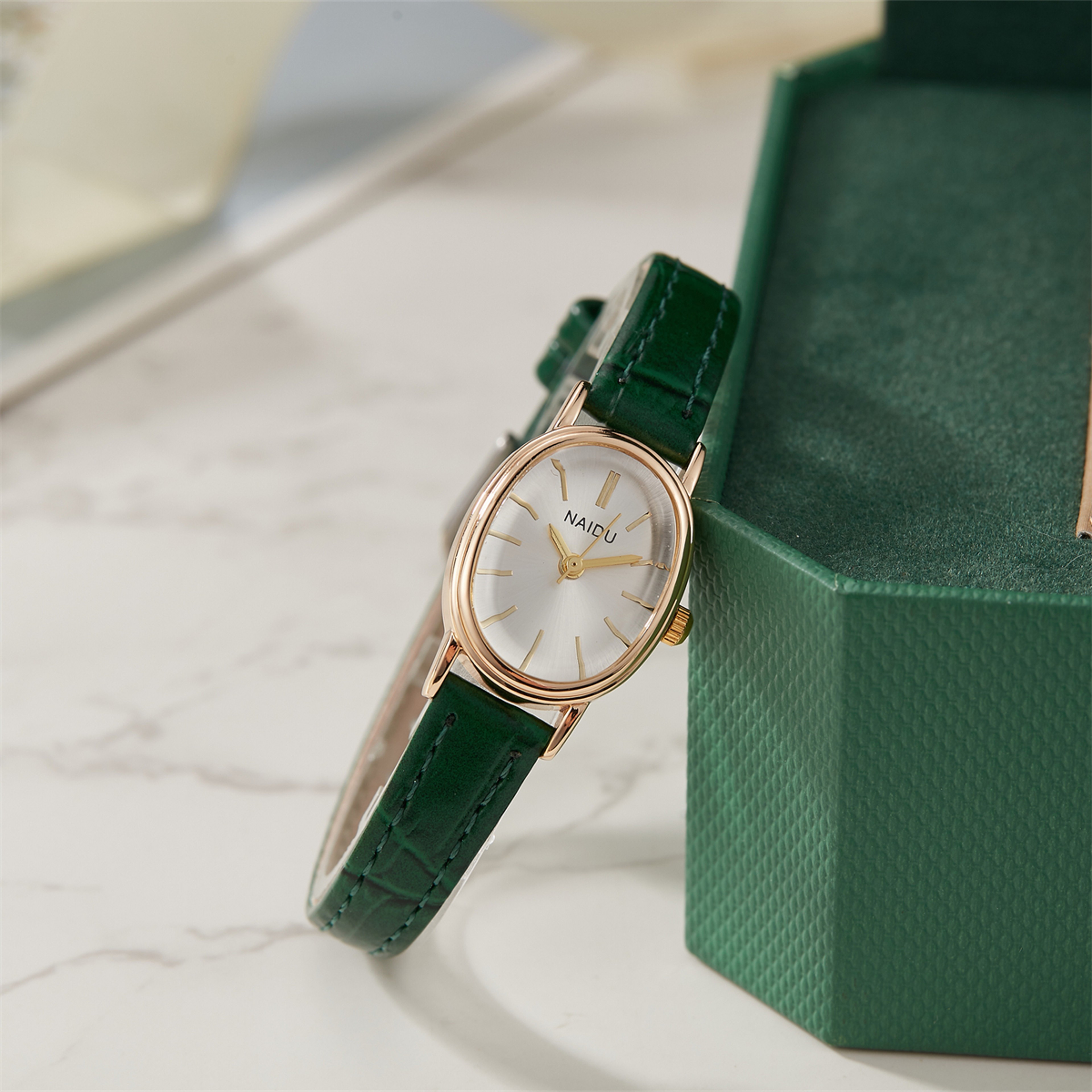 Elegant Oval Quartz Watch for Women – view 3