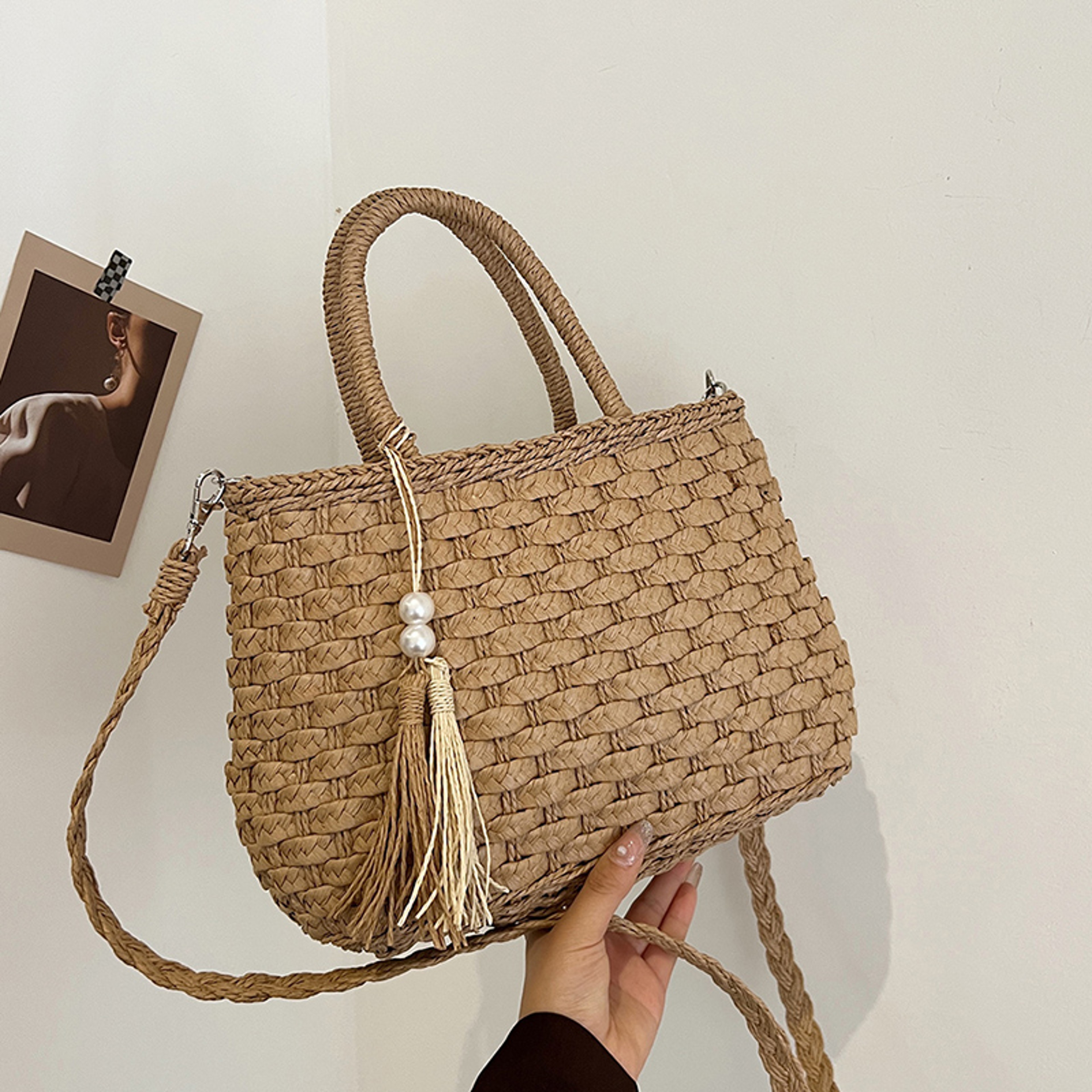 Light Luxury Straw Shoulder Bag with Tassel and Drawstring – view 4