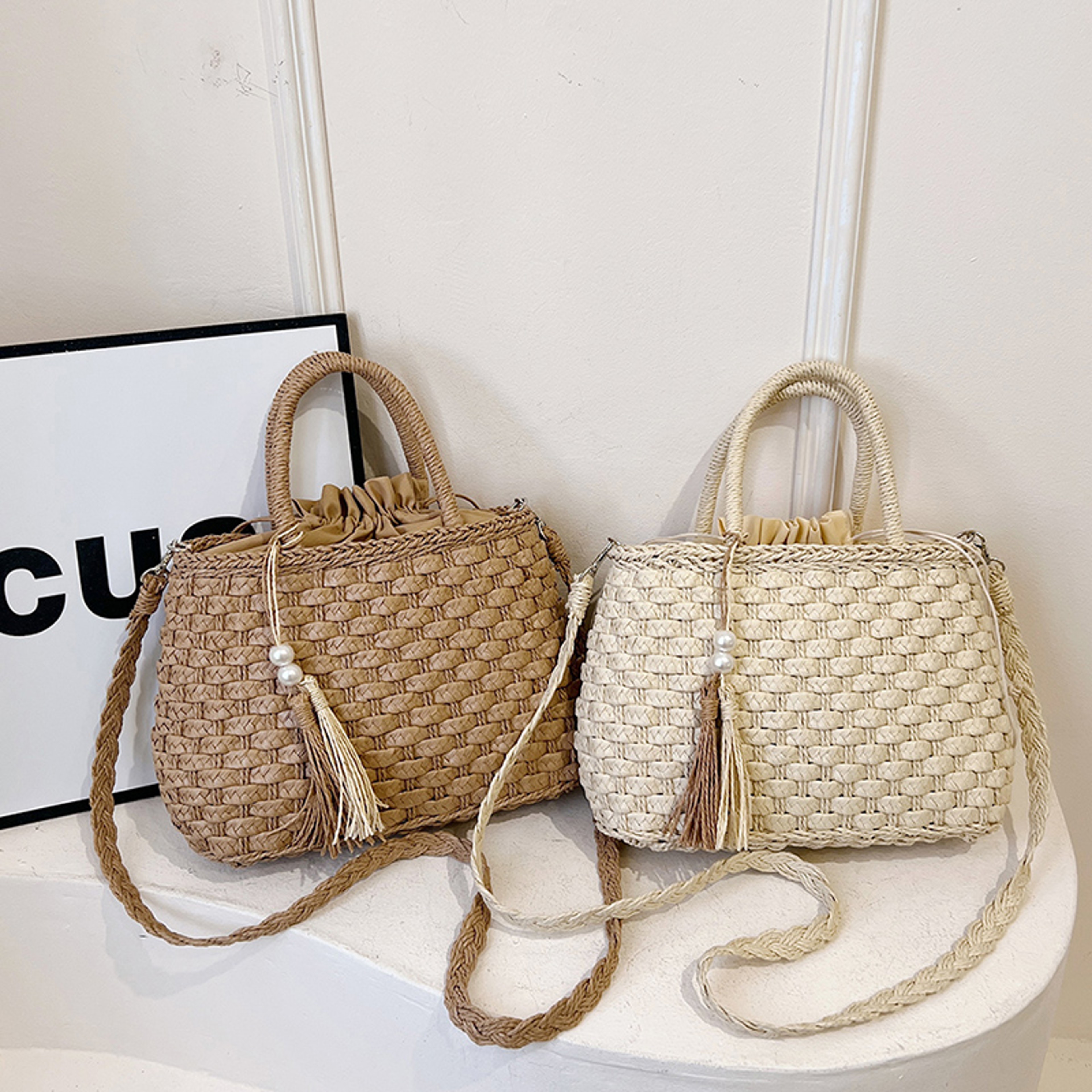 Light Luxury Straw Shoulder Bag with Tassel and Drawstring – view 5