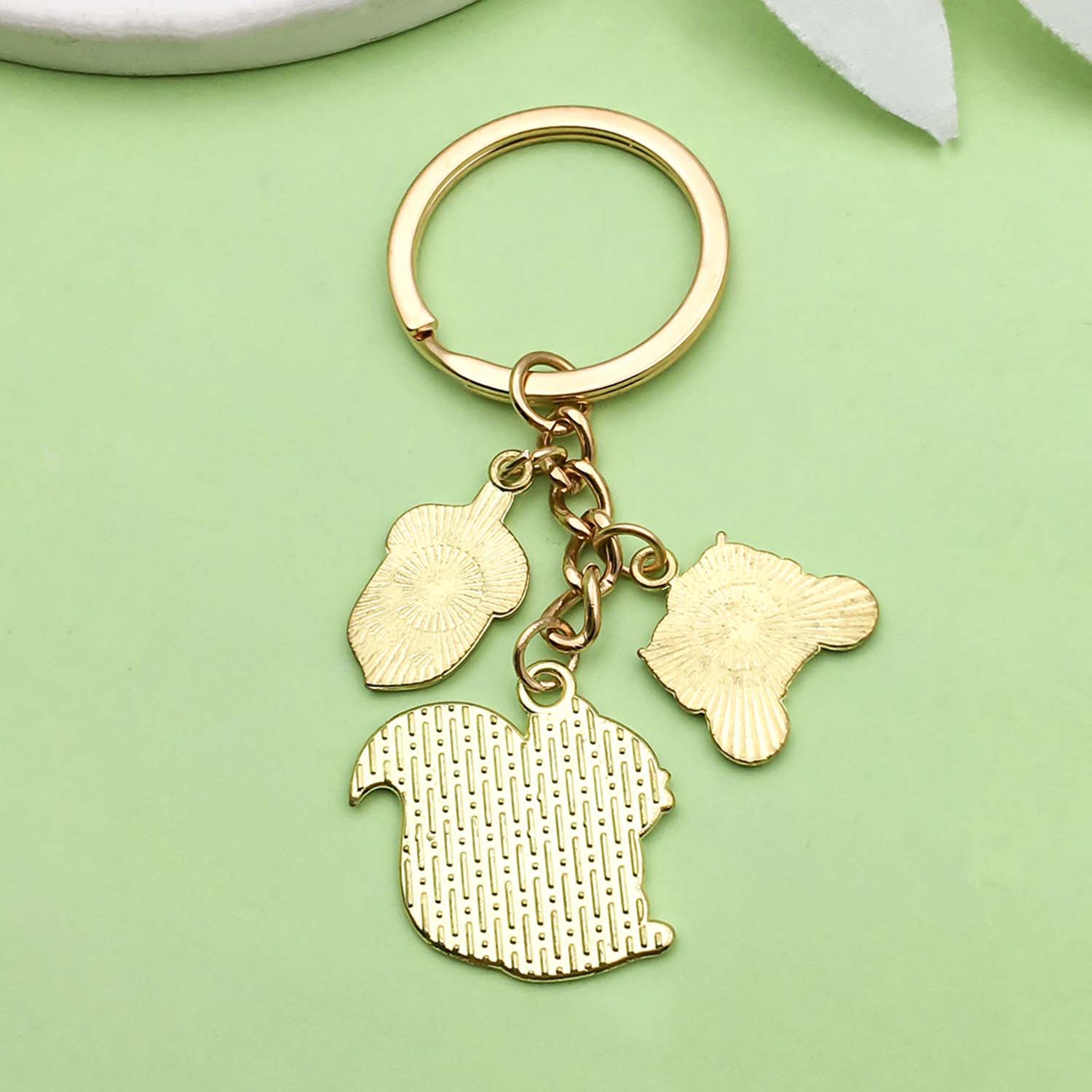Adorable Cute Squirrel Keychain With Pine Cone Design For Car Keys And Backpacks 1