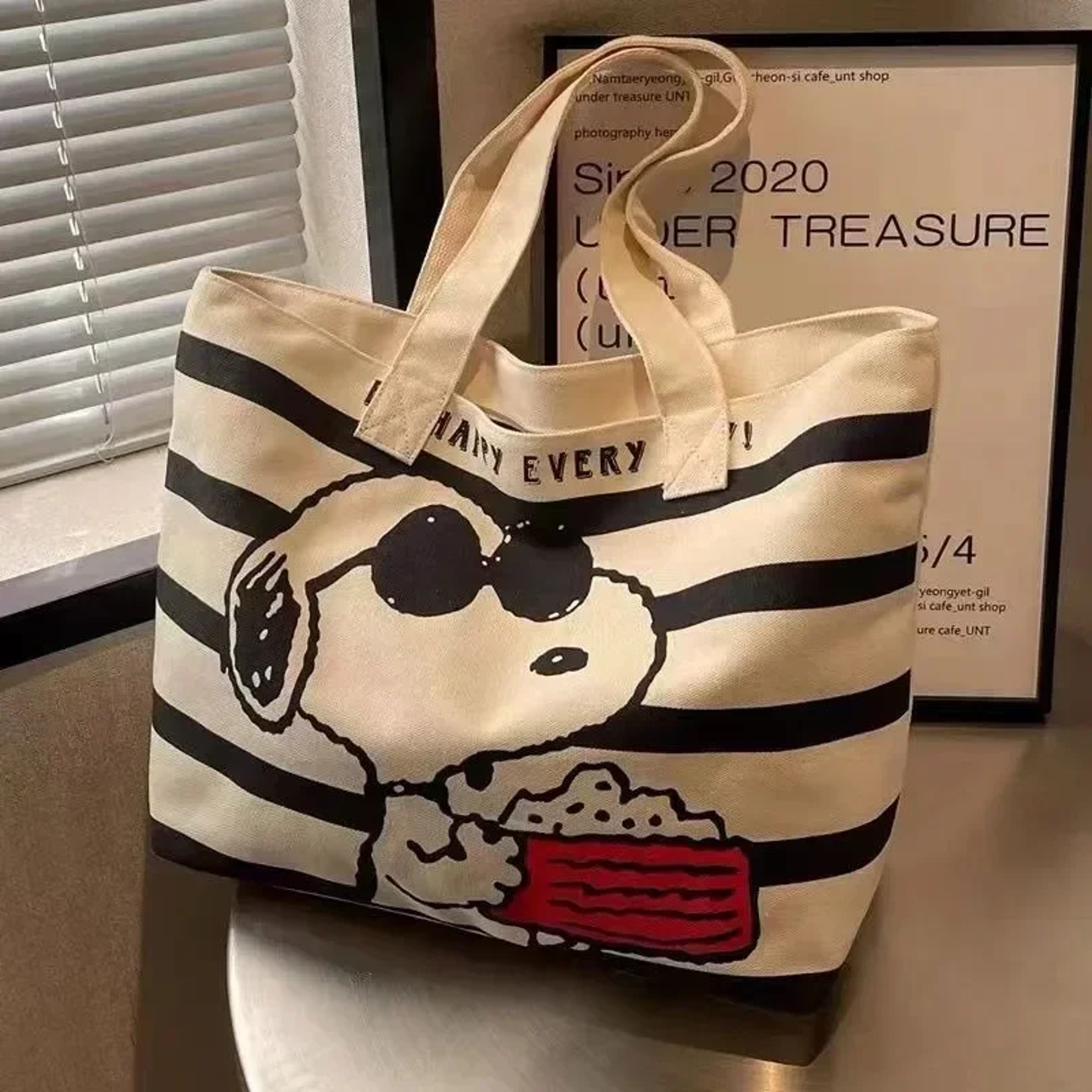 Bandai Snoopy Large Capacity Canvas Tote Bag – view 3