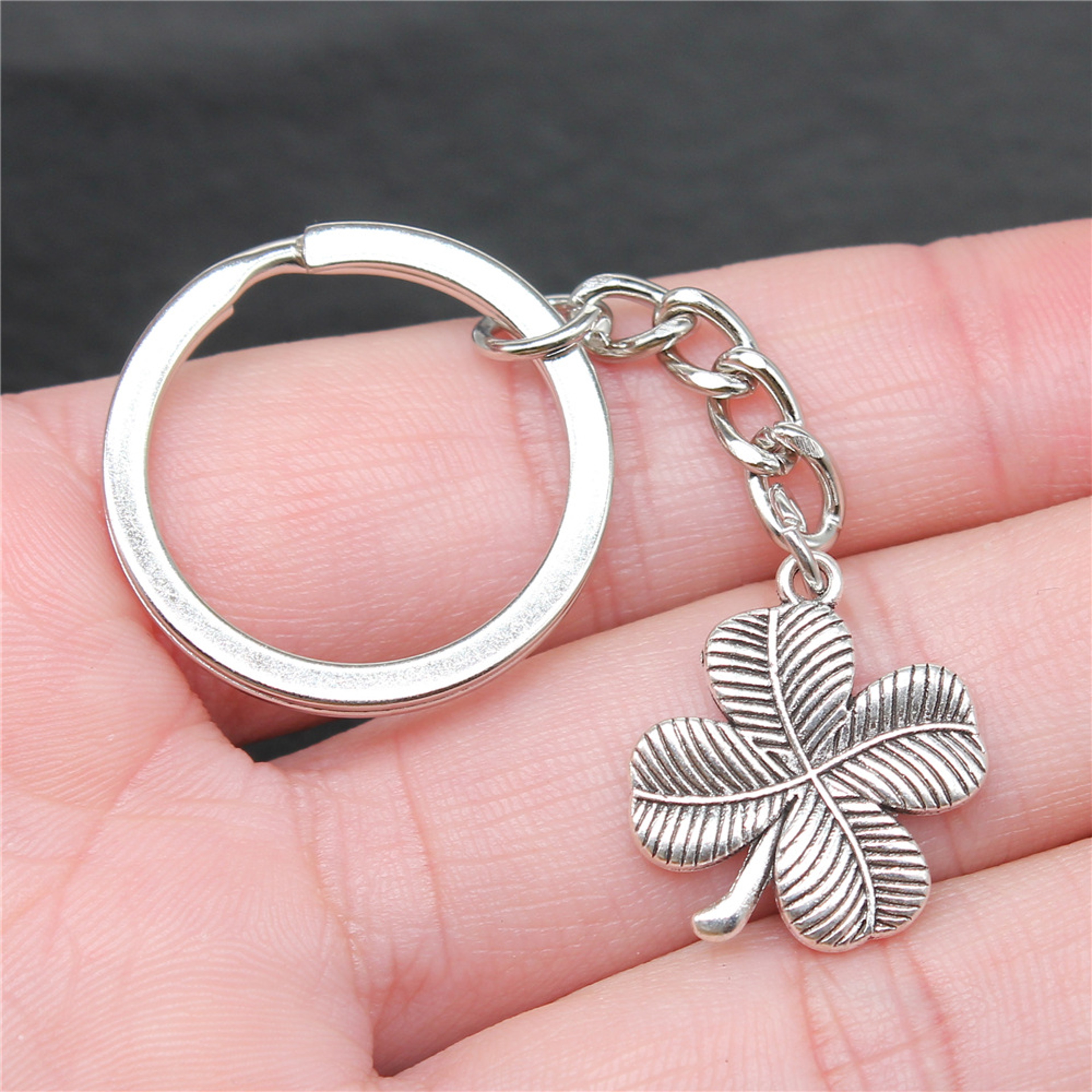 Vintage Four Leaf Clover Keyring Antique Silver Lucky Charm – view 3