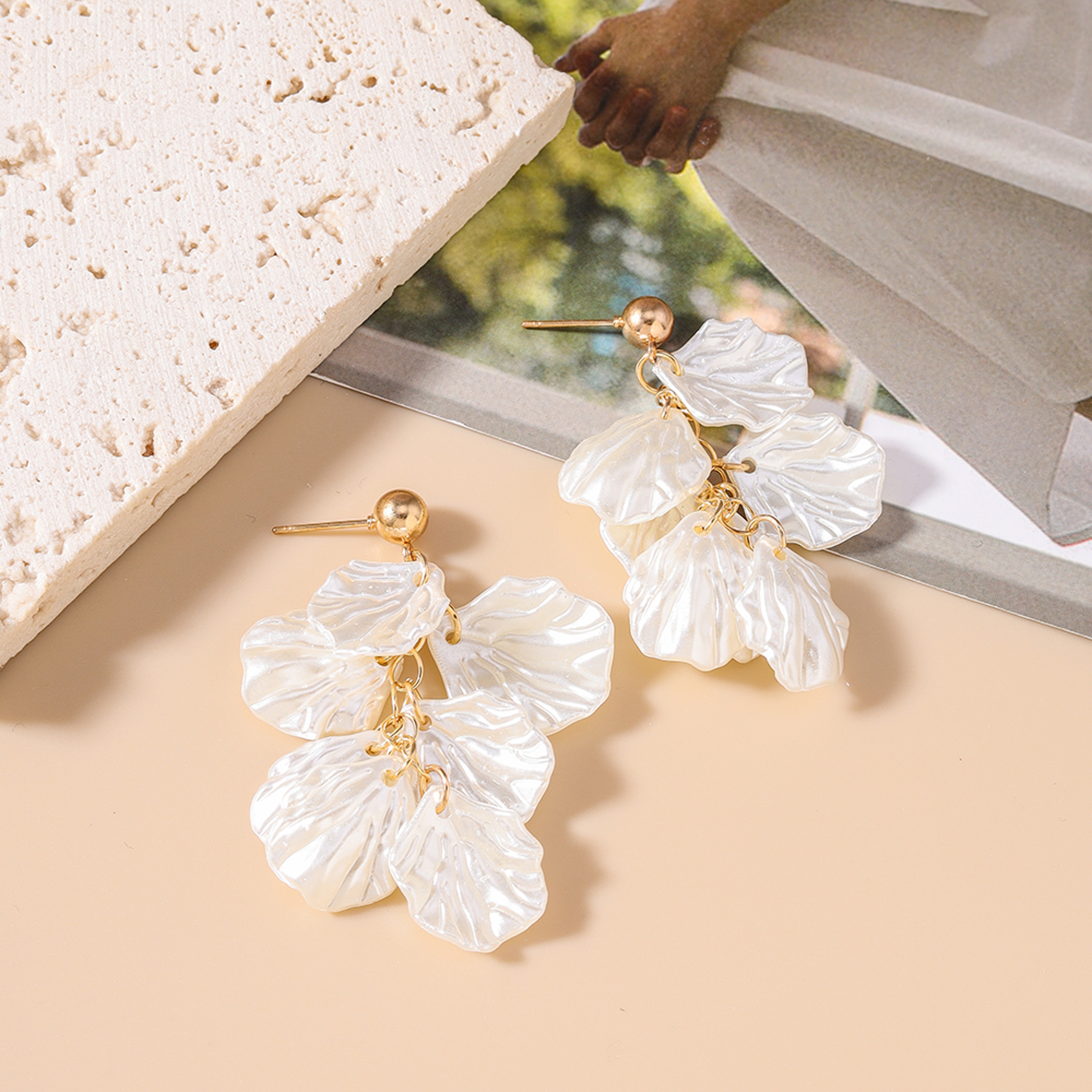 Aihua Fashion White Shell Summer Beach Dangle Earrings For Women And Girls 2