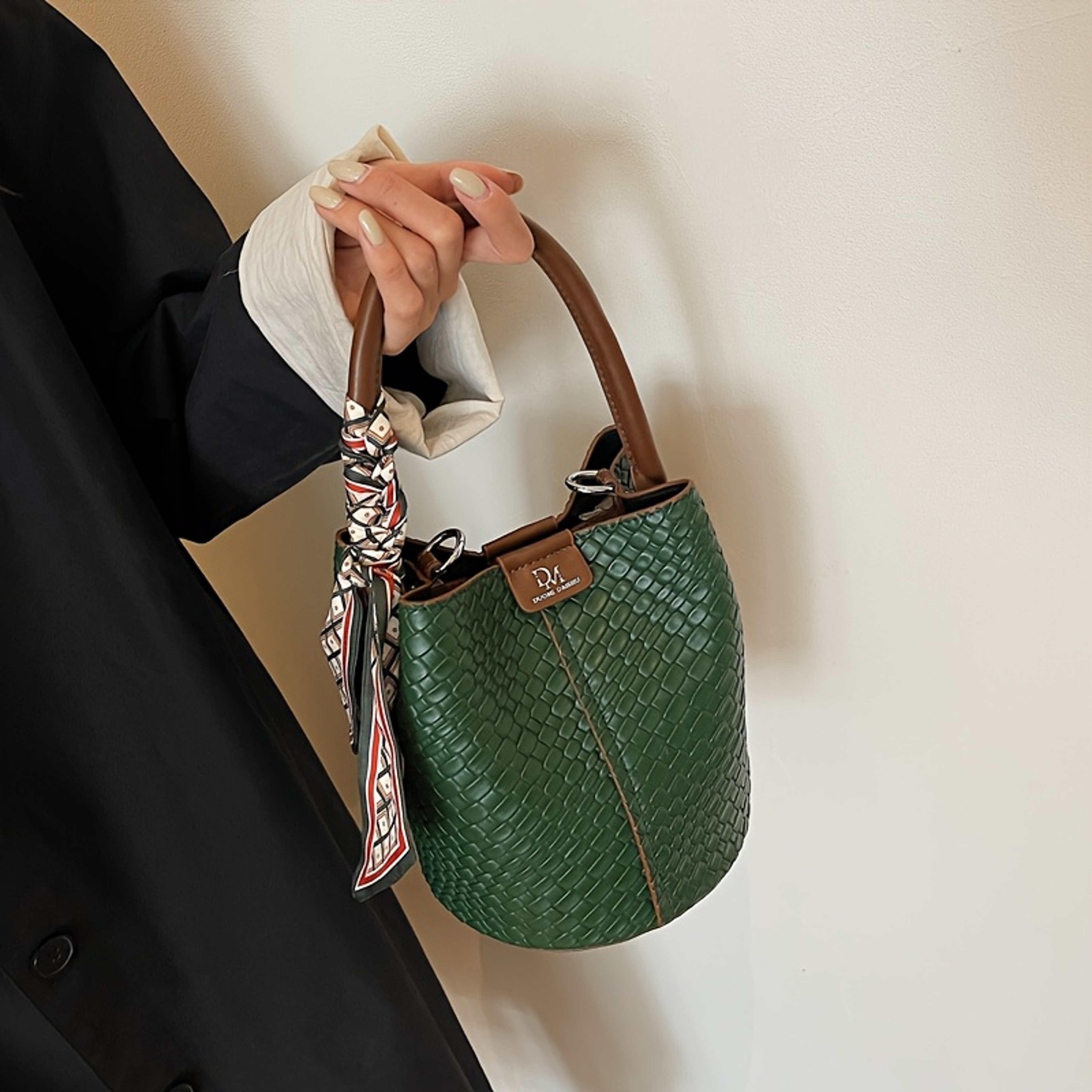 Woven Bucket Bag For Women Stylish Solid Color Crossbody Handbag 2