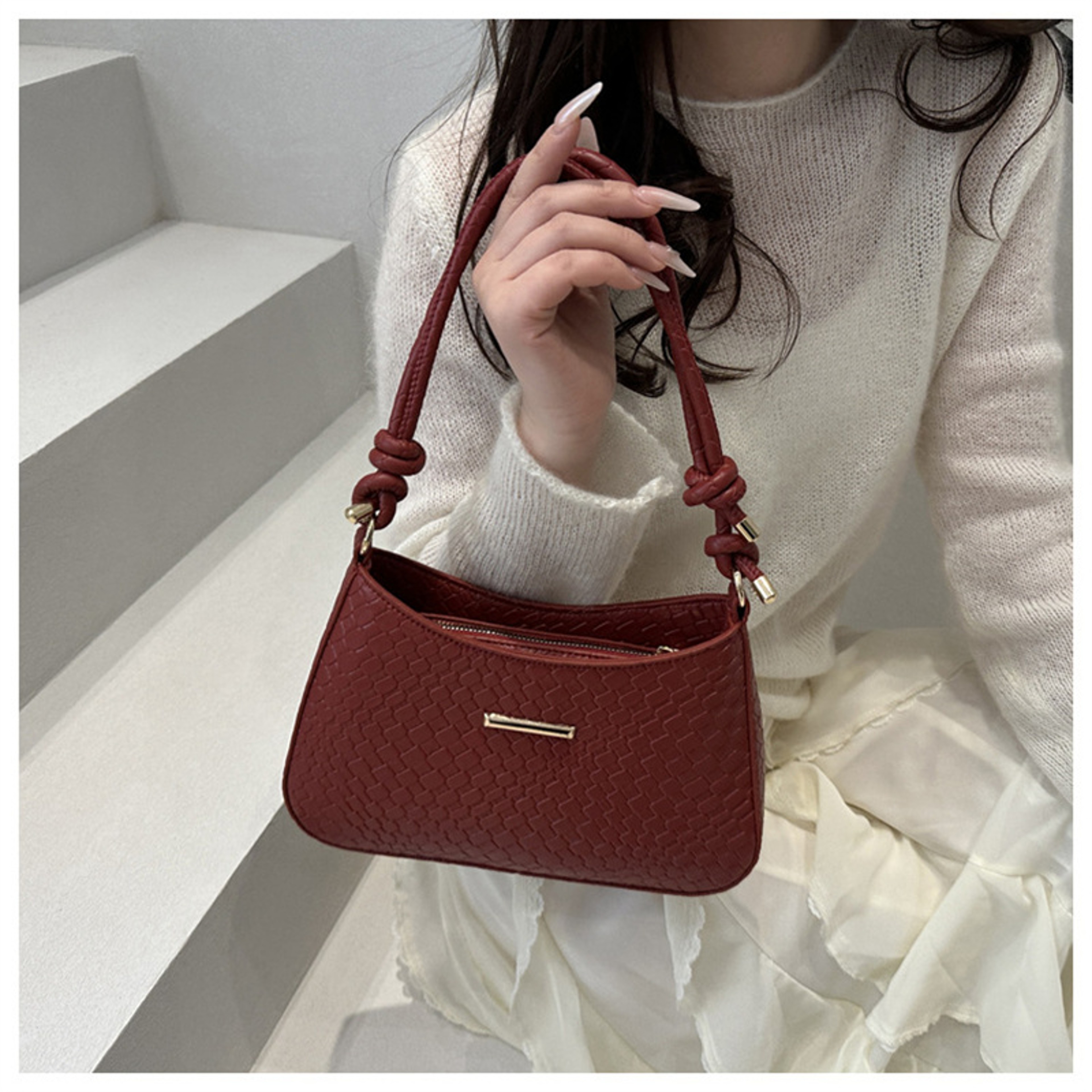 Elevate Your Everyday Style With A Chic PU Leather Handbag 0