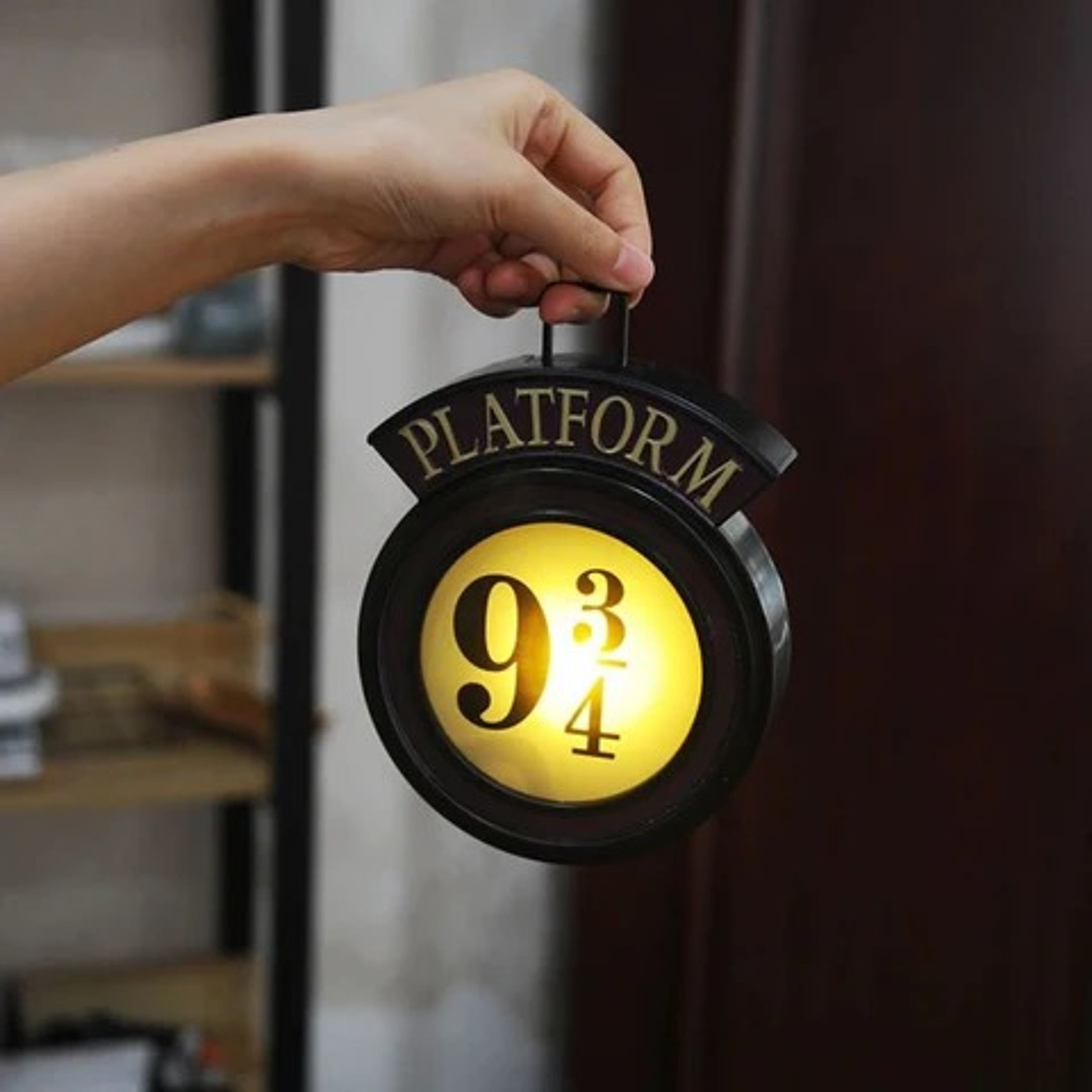Harry Potter Platform LED Wall Hanging Night Light, Vintage Magic Lamp – view 6