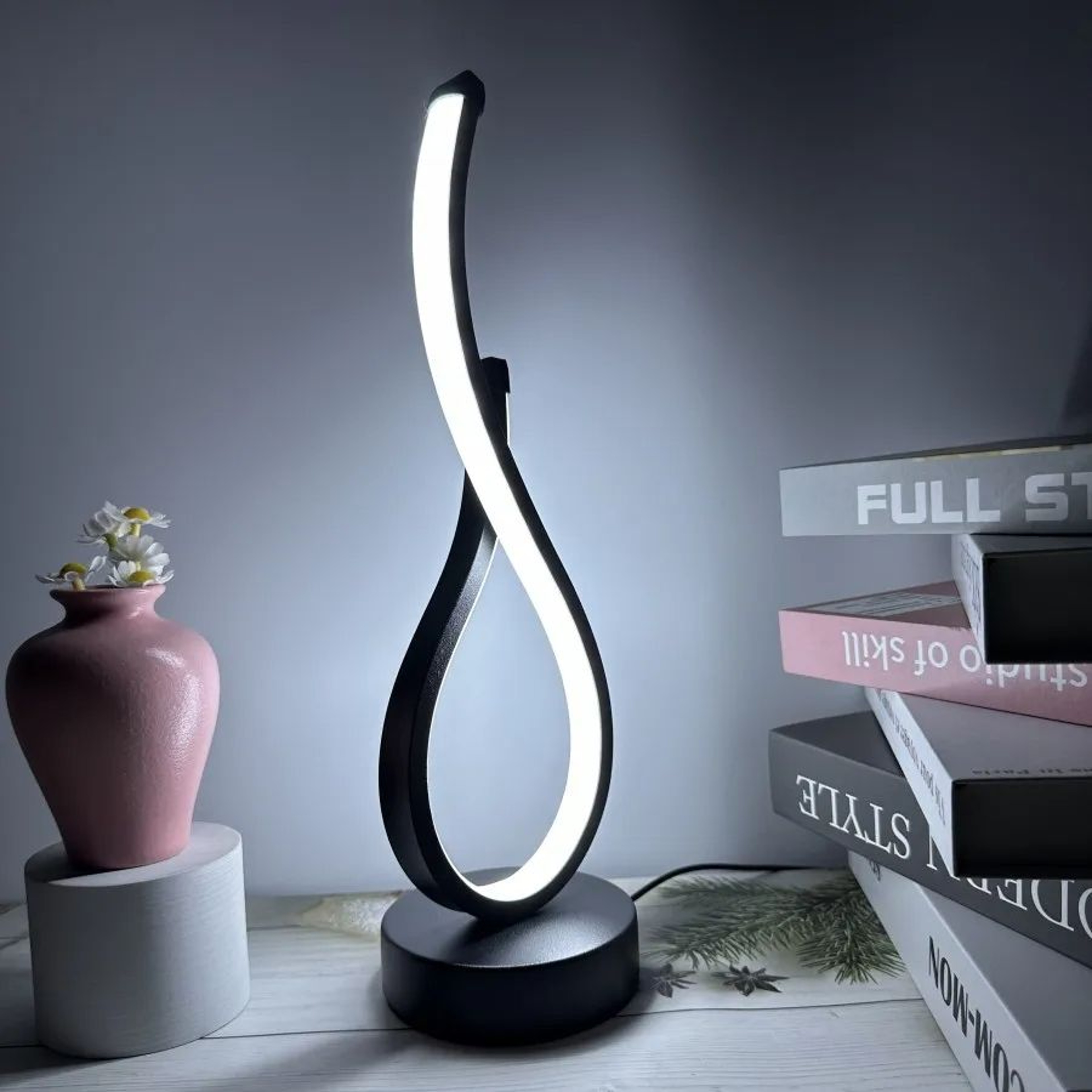 Creative LED Table Lamp Luminescent Decorative Nightlight For Bedroom Living Room Restaurant  Coffe 1