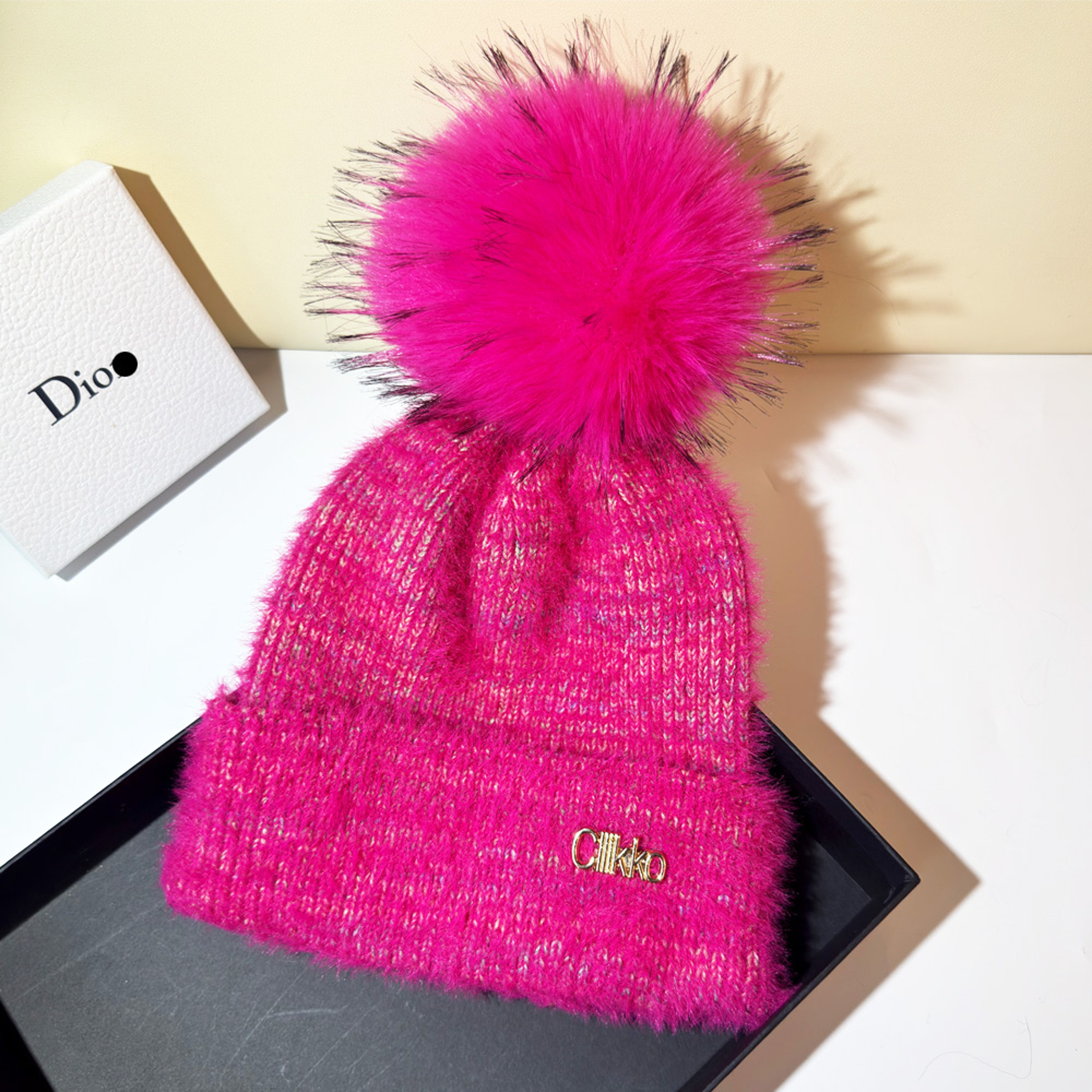 Autumn and Winter, Cllikko Gradient Knitted Hat, Imitation Mink Fur, Artificial Fox Fur Ball, Thickened Warm Design Cap. – view 4