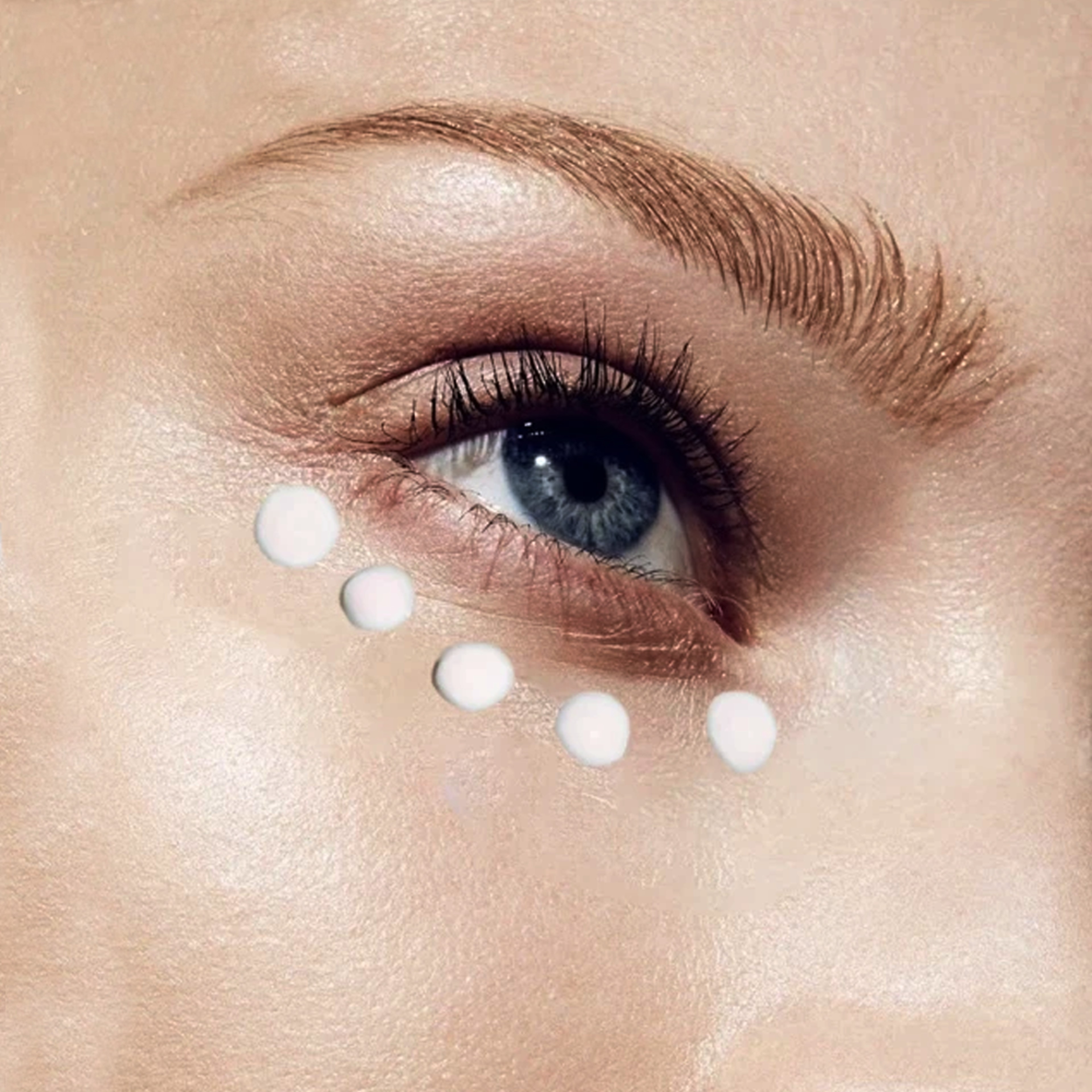 Allnatural eye magic cream for youthful skin