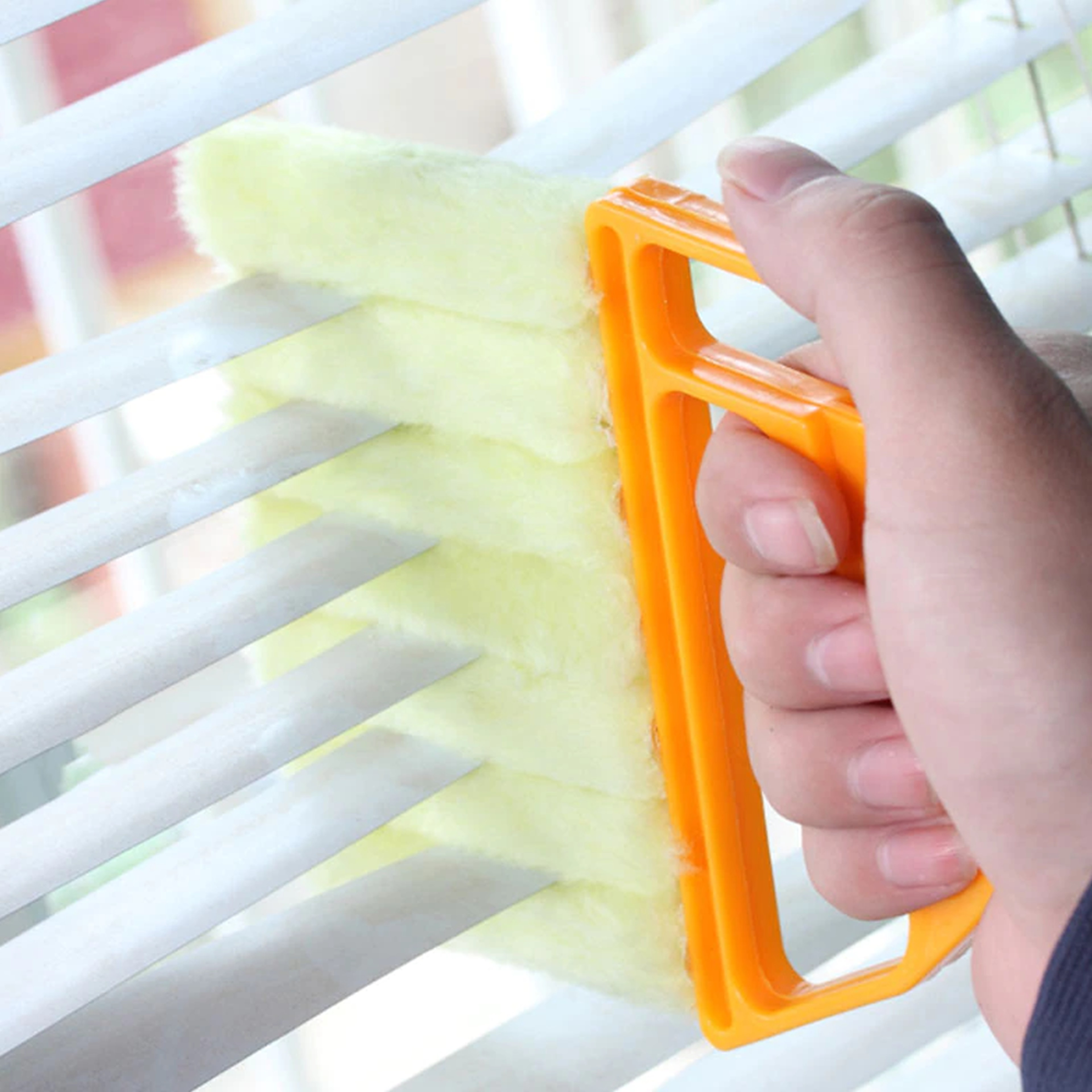 microfibervenetianblindcleaningbrush3.png