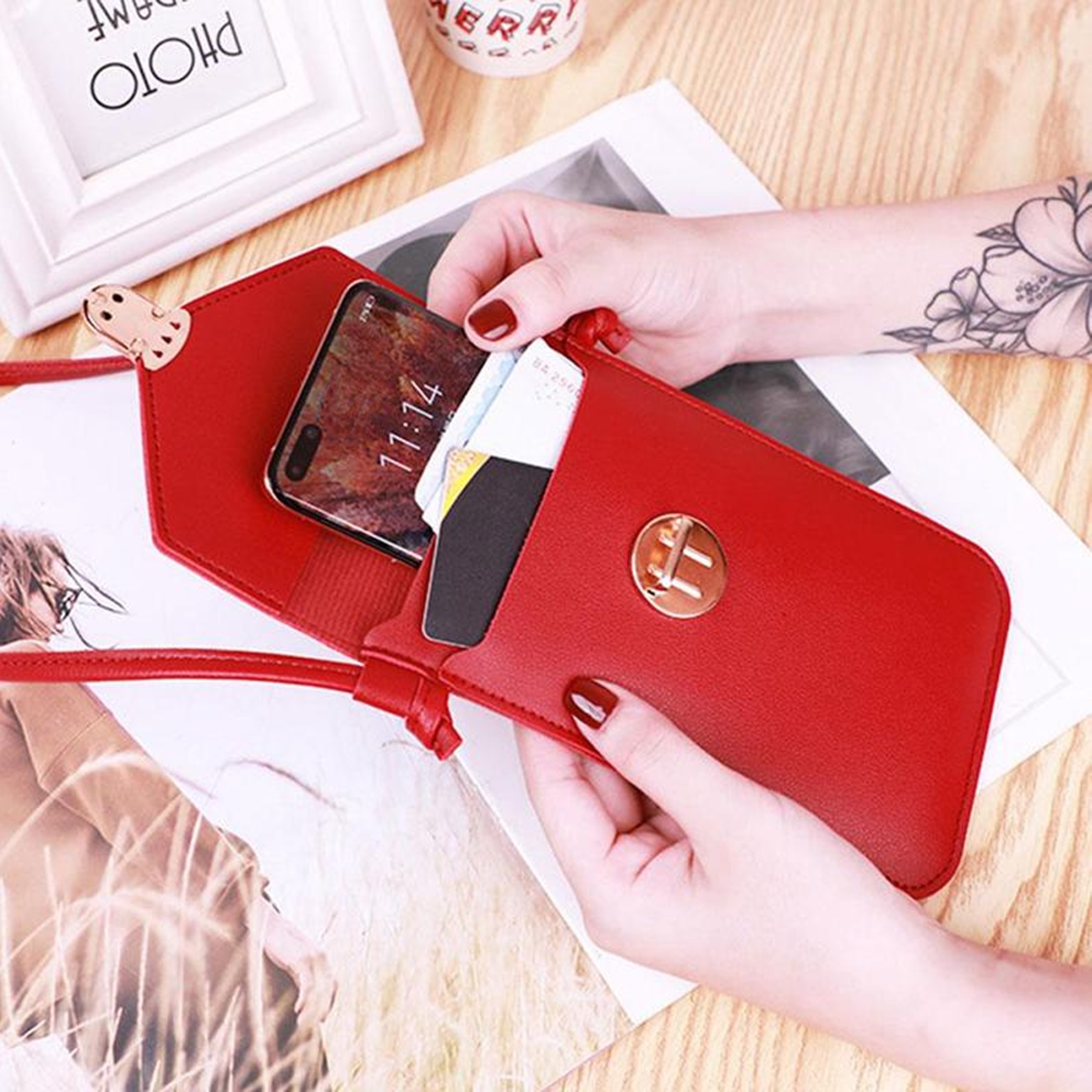 crossbodytouchscreenbag4.png