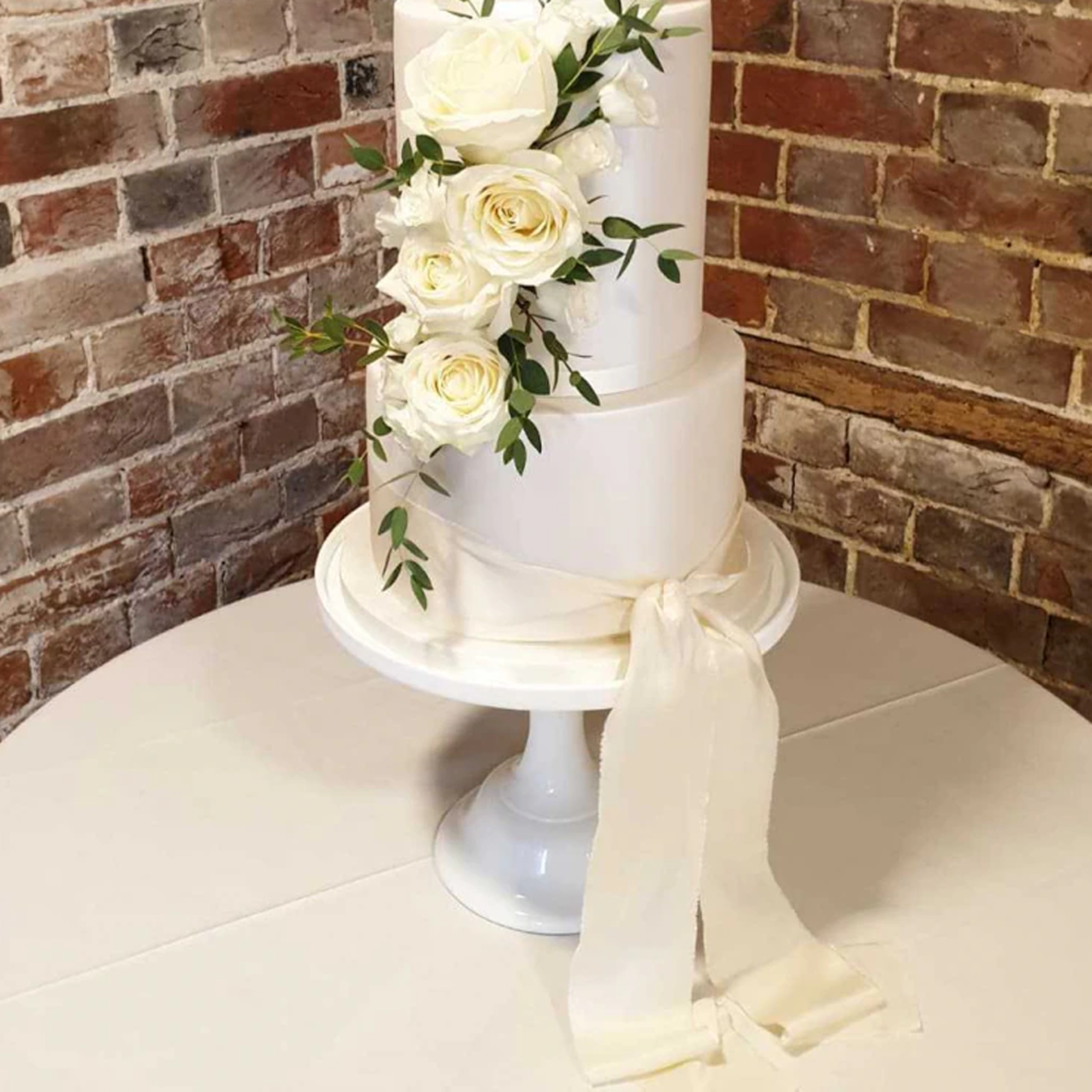 frayededgerippedsilkribbonfordiyweddingsgiftpackagingdecorationbeige.png