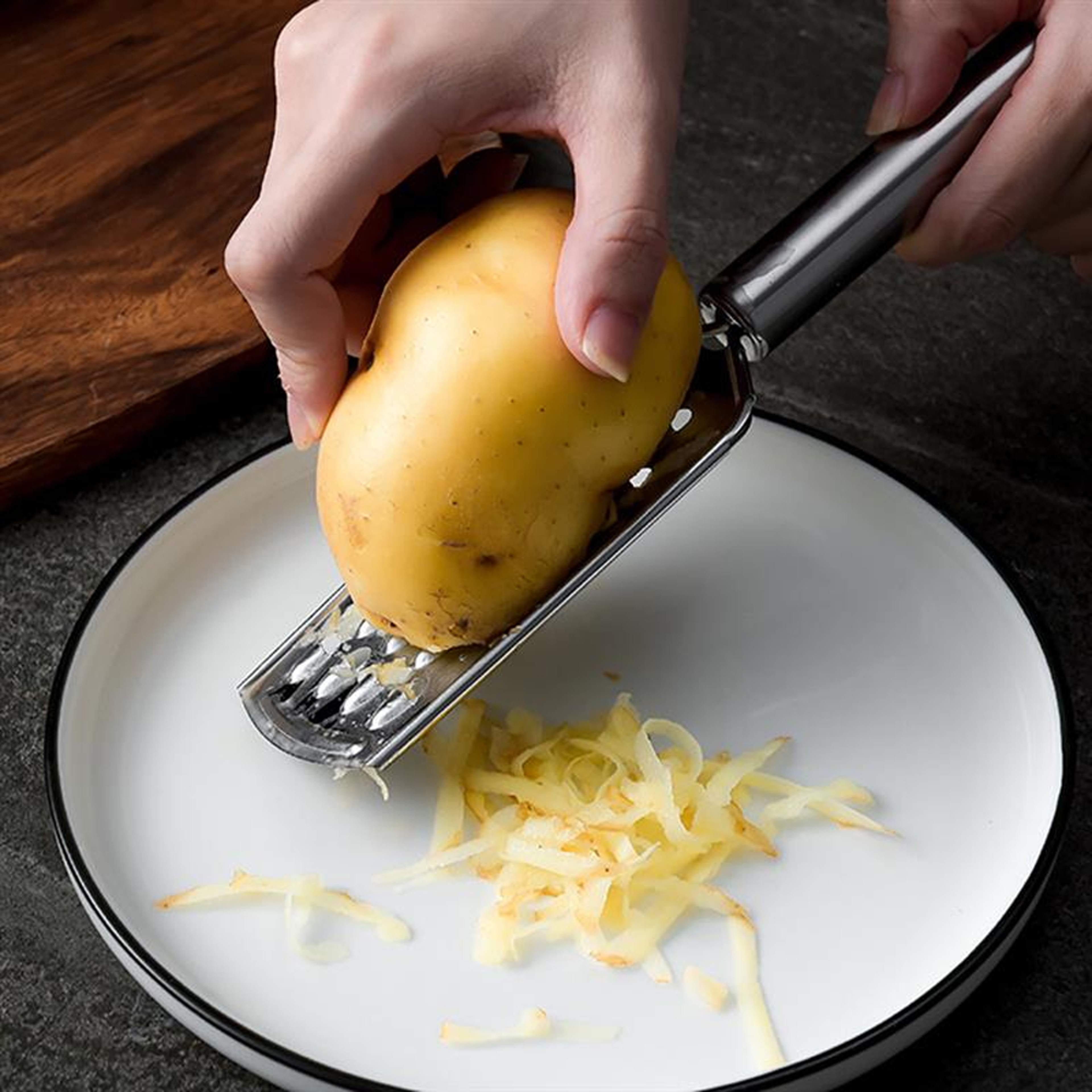 stainlesssteelmultipurposekitchenfoodgraters2.png