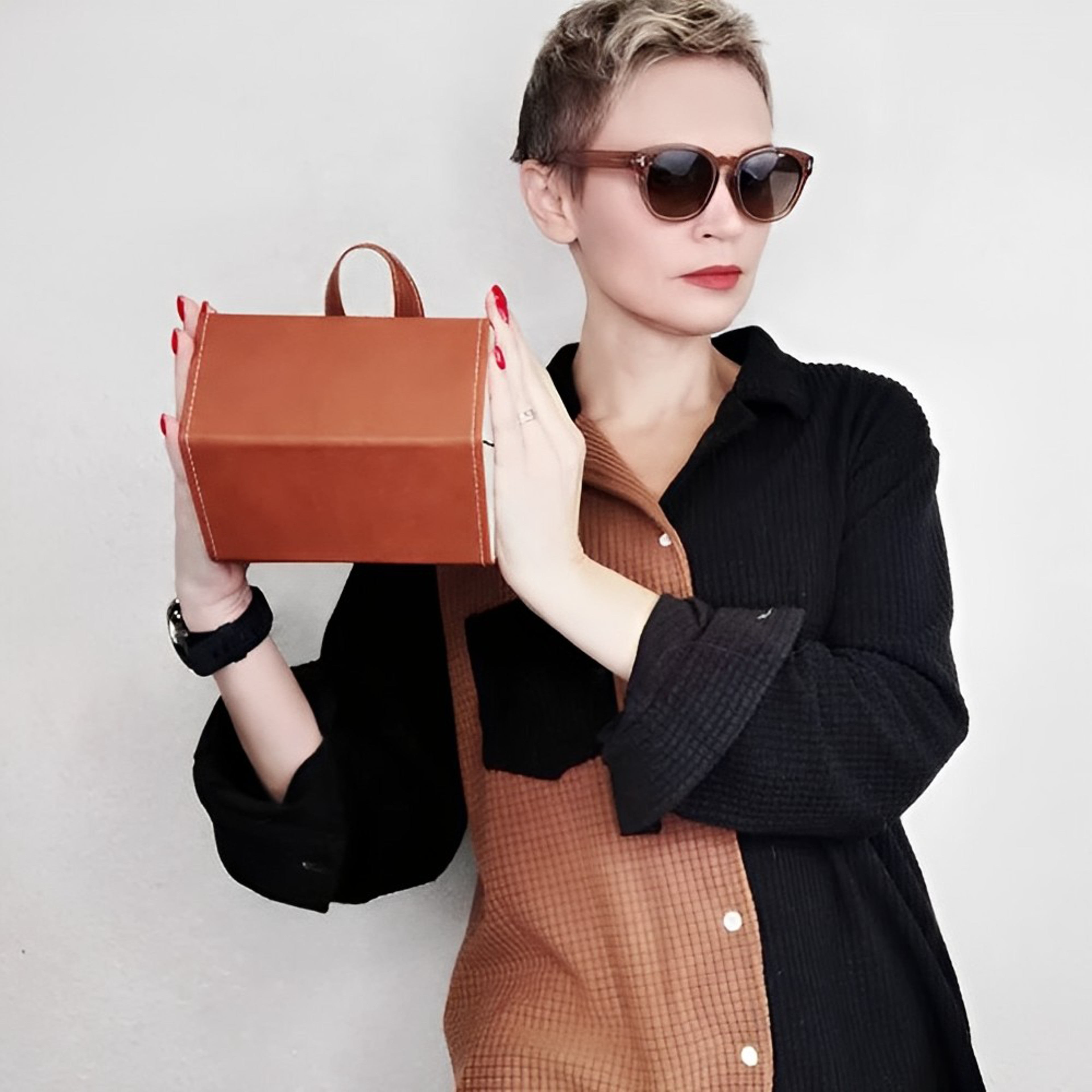 travelsunglassesorganizercasebrown.png
