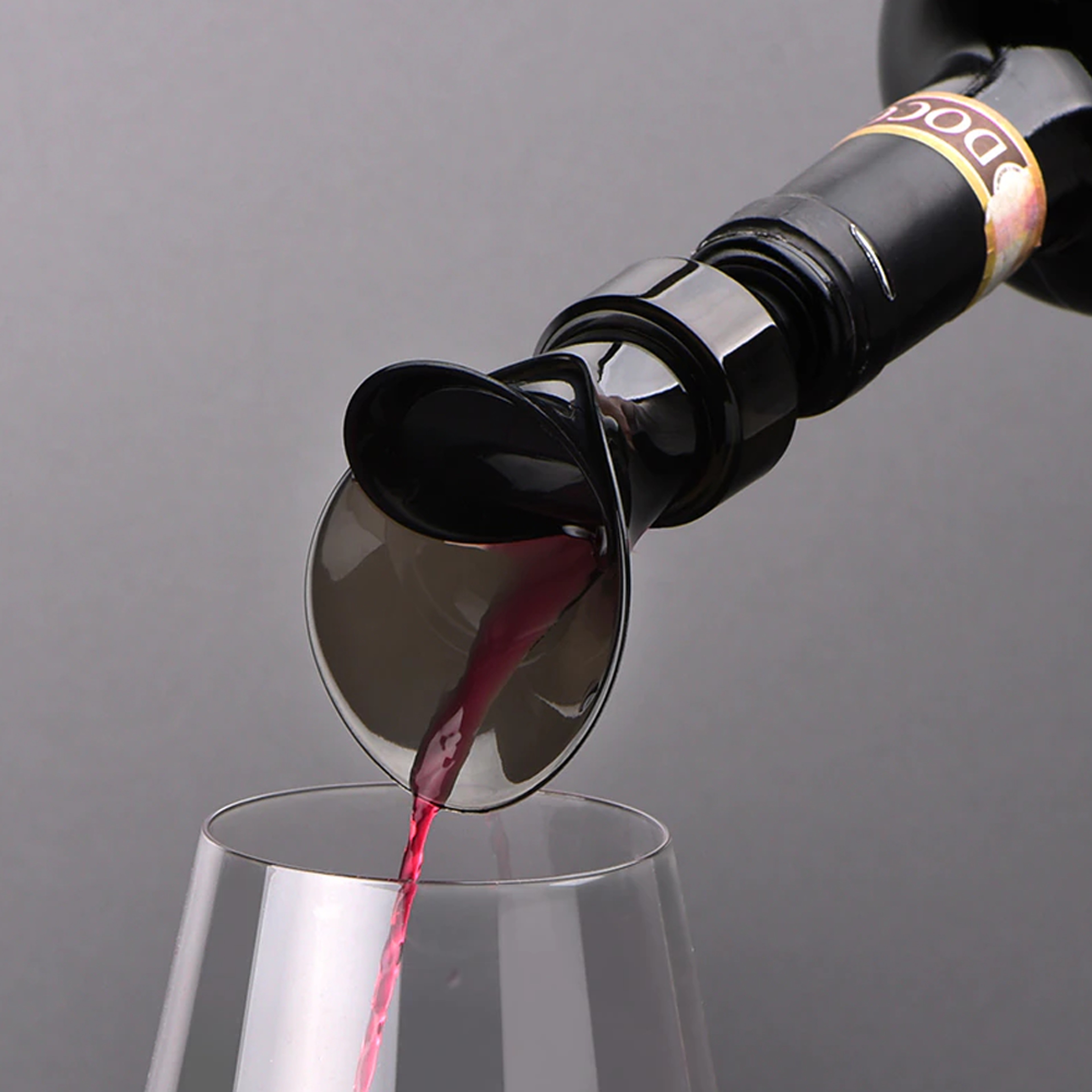 2in1 Wine Stopper Pourer  No Drip Keeps Wine Fresh Perfect Fit for Every Wine Bottle