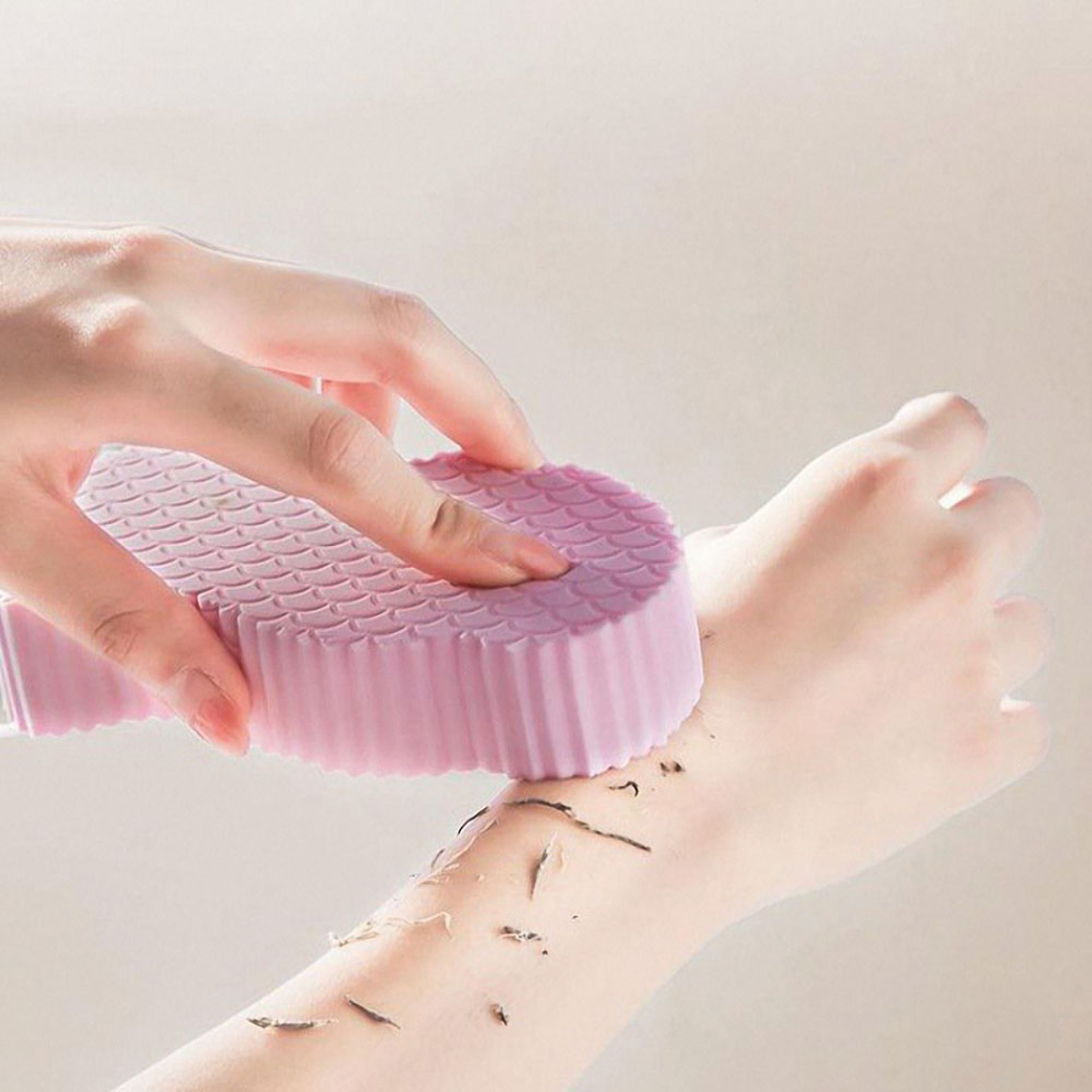 supersoftexfoliatingbathspongepink.png