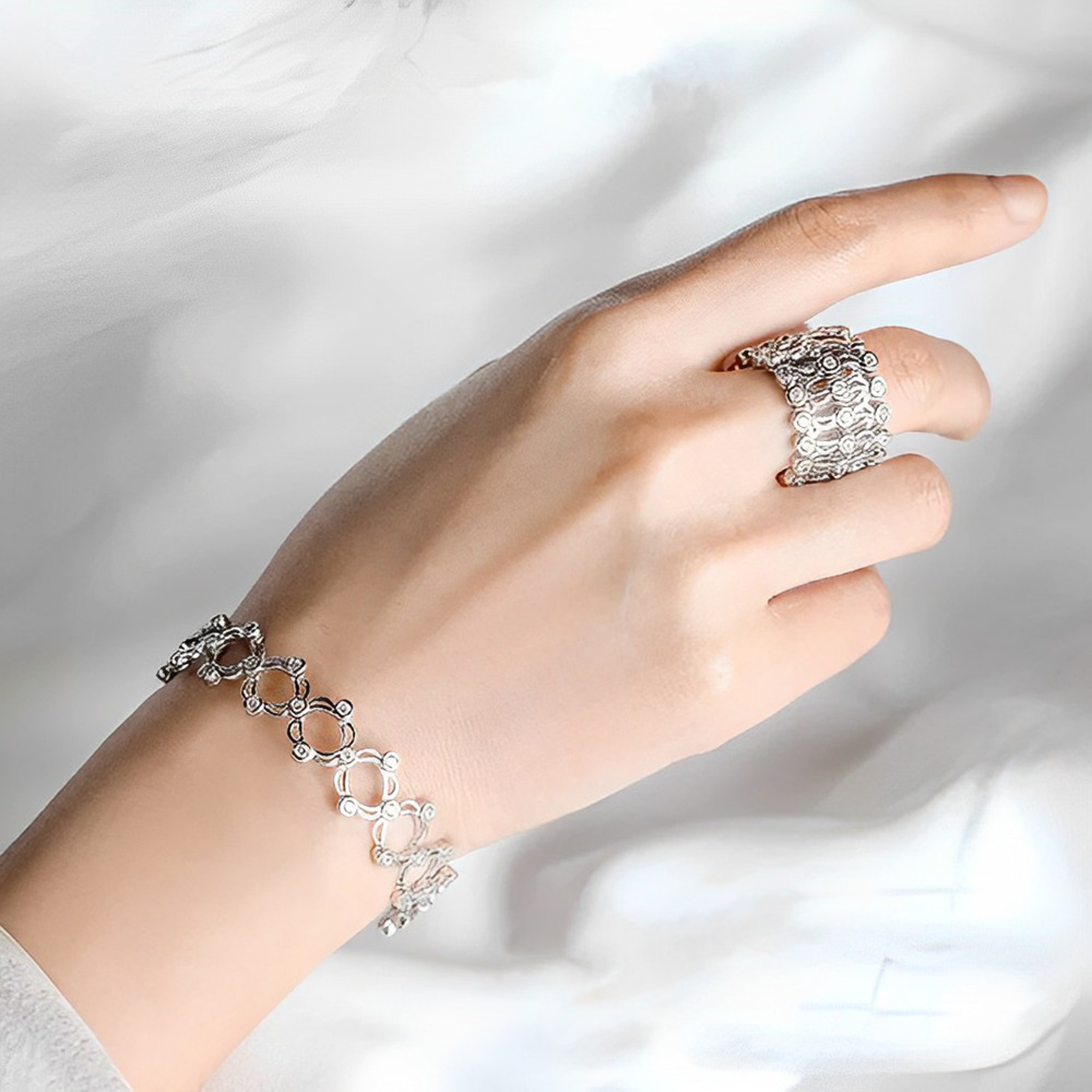 2in1adjustablemagneticlymphtherapydetoxbraceletring3.png
