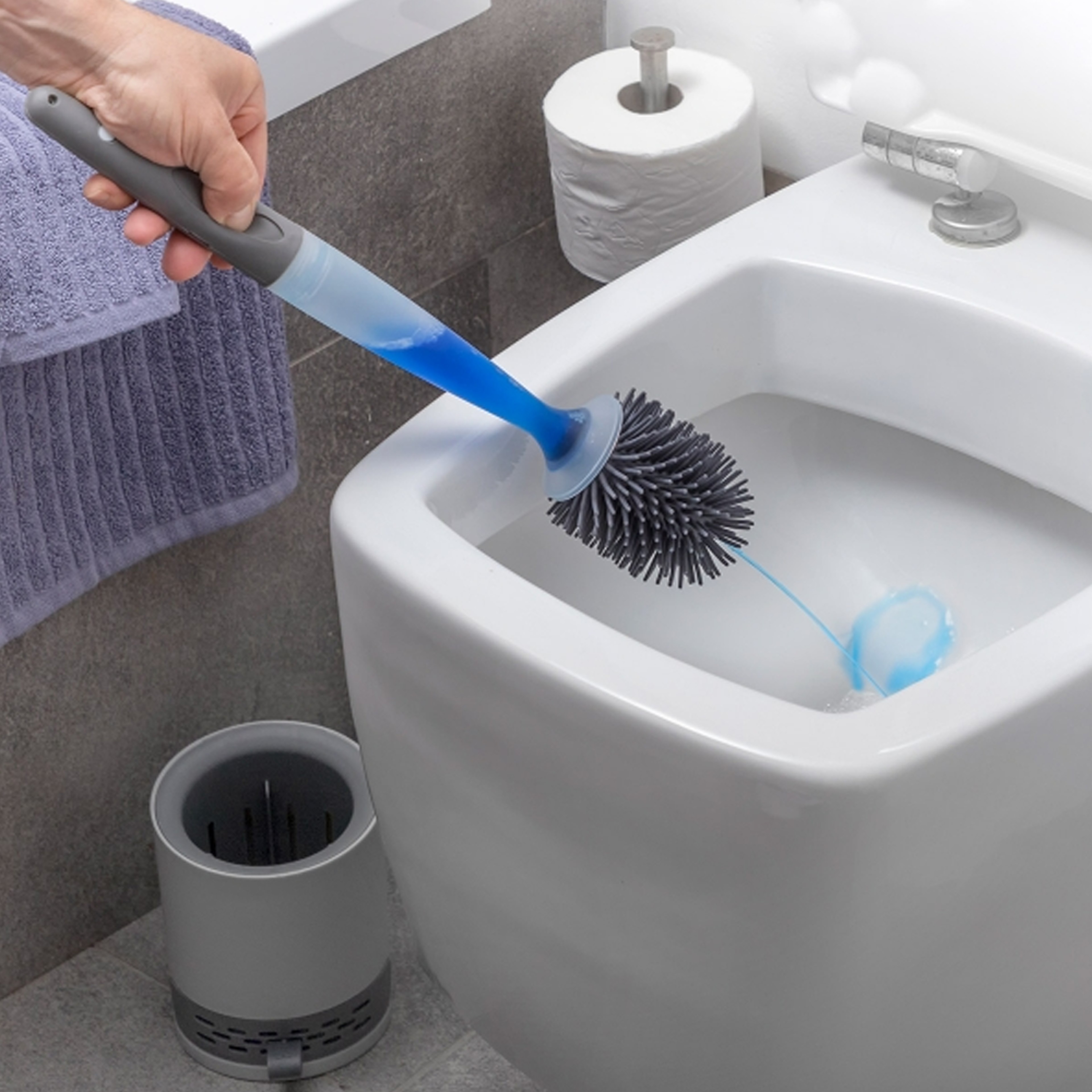 toiletbrushwithdetergentdispenser1.png