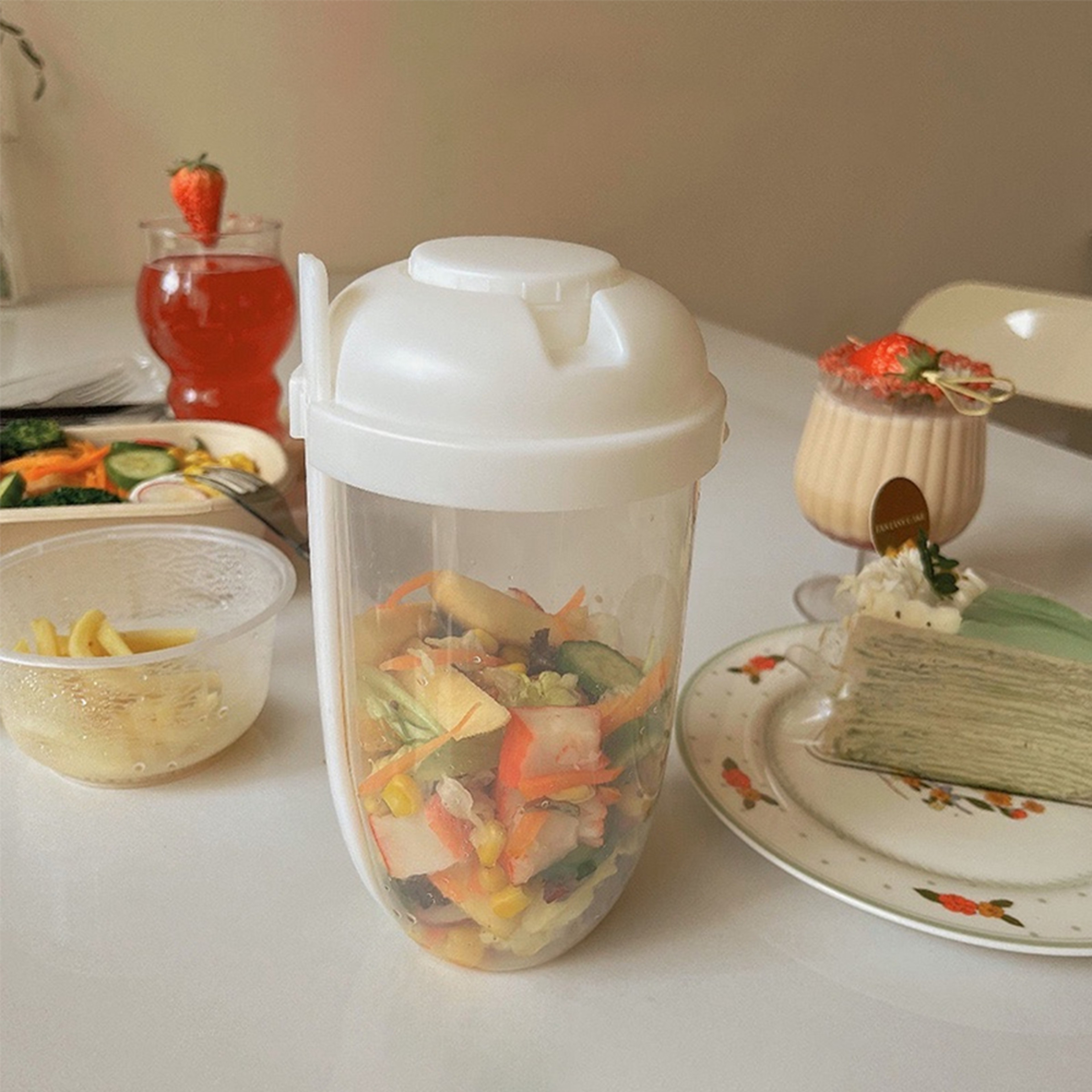thesaladshakercup1.png