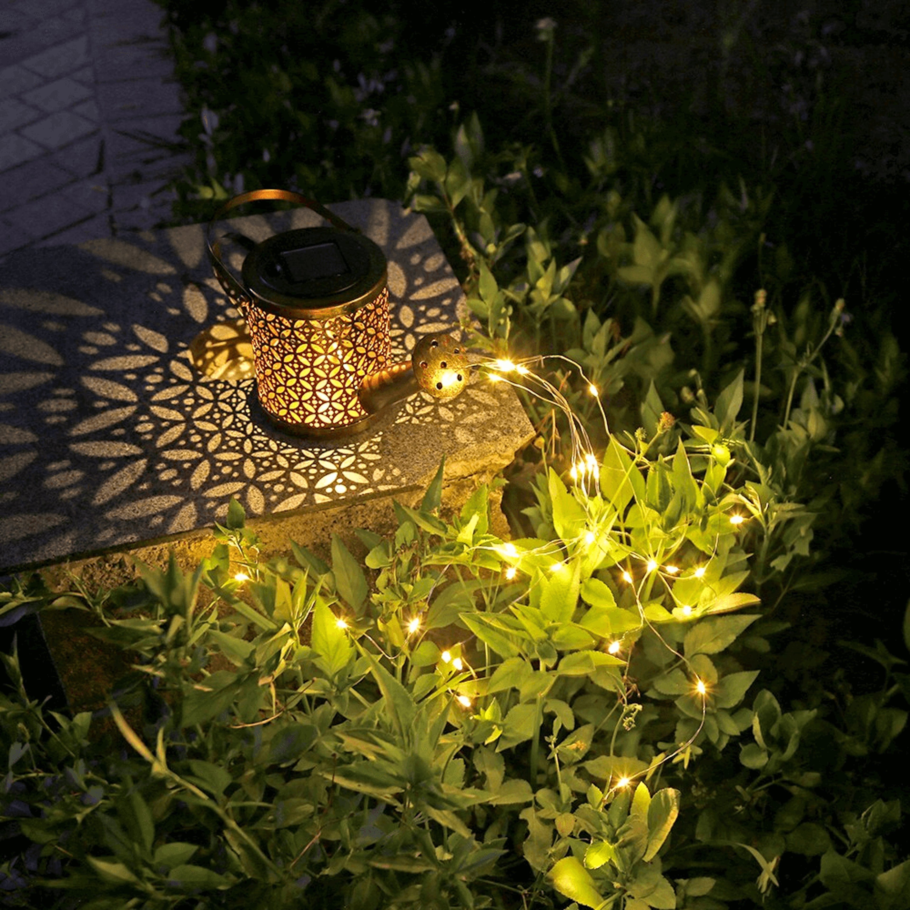 starrynightlampwateringcanlight2.png