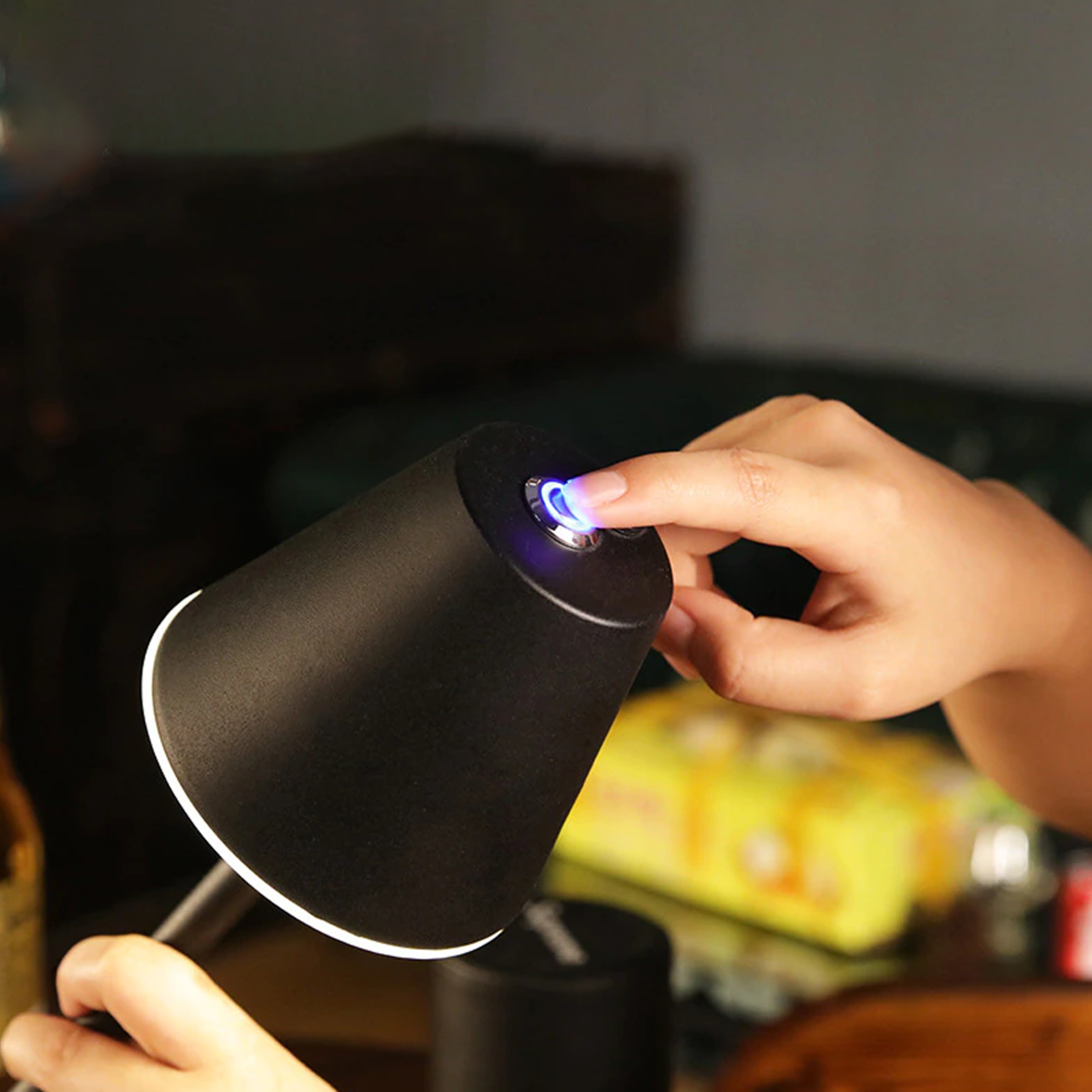 nordicledbarrechargeableironarttablelamp3.png