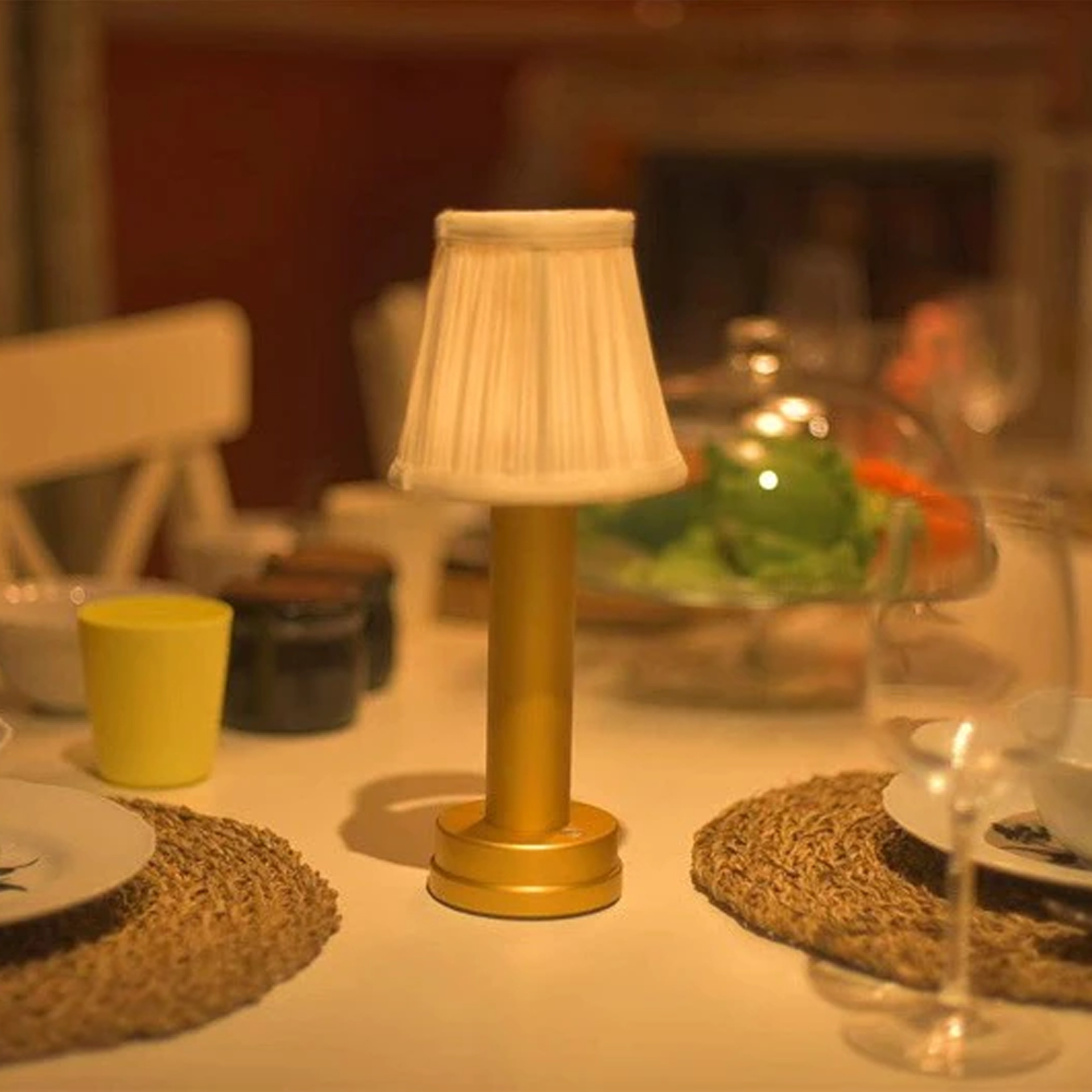 rechargeabledecorativeledtableandbarlampwithshade7.png