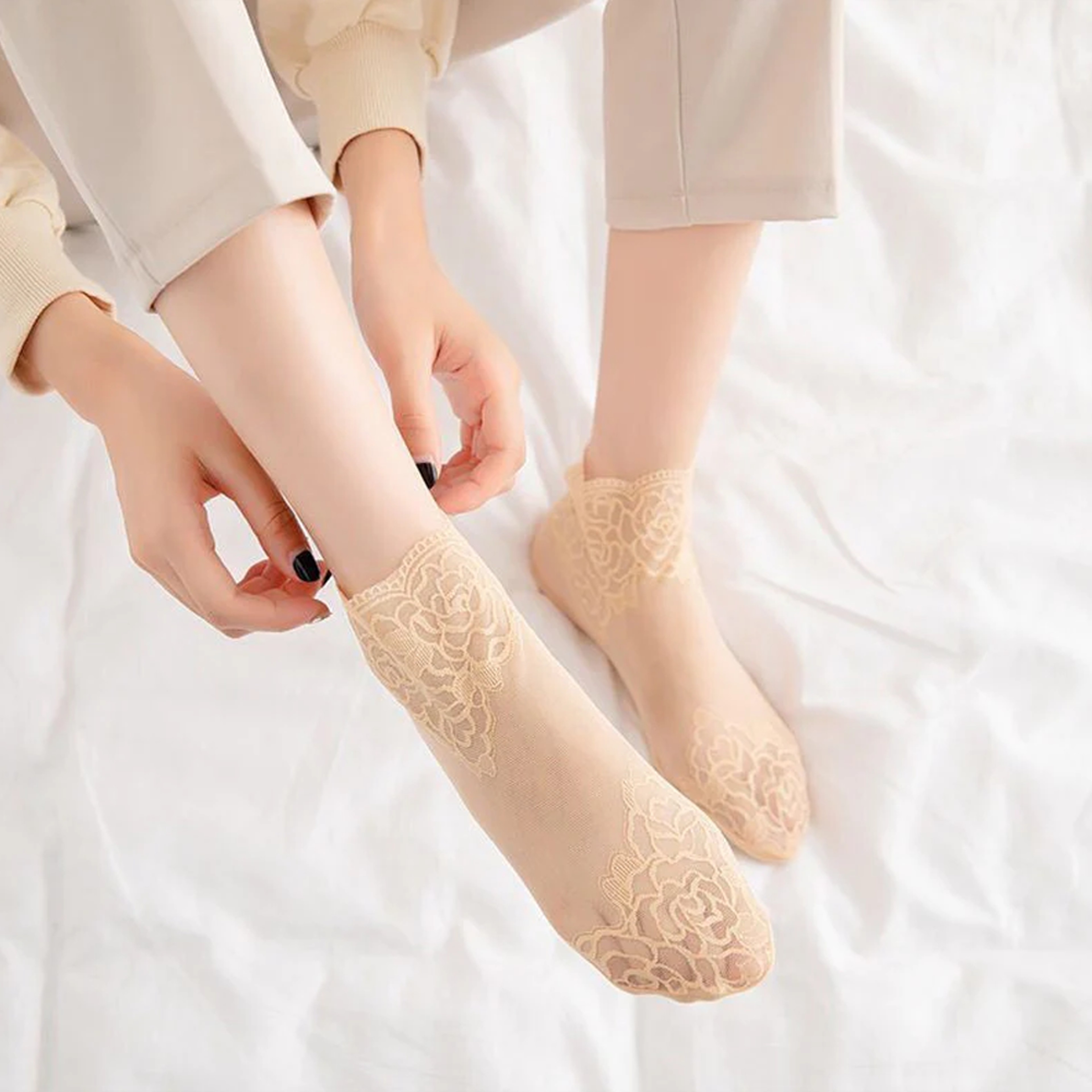 ladiesfashionlacesocksskin.png