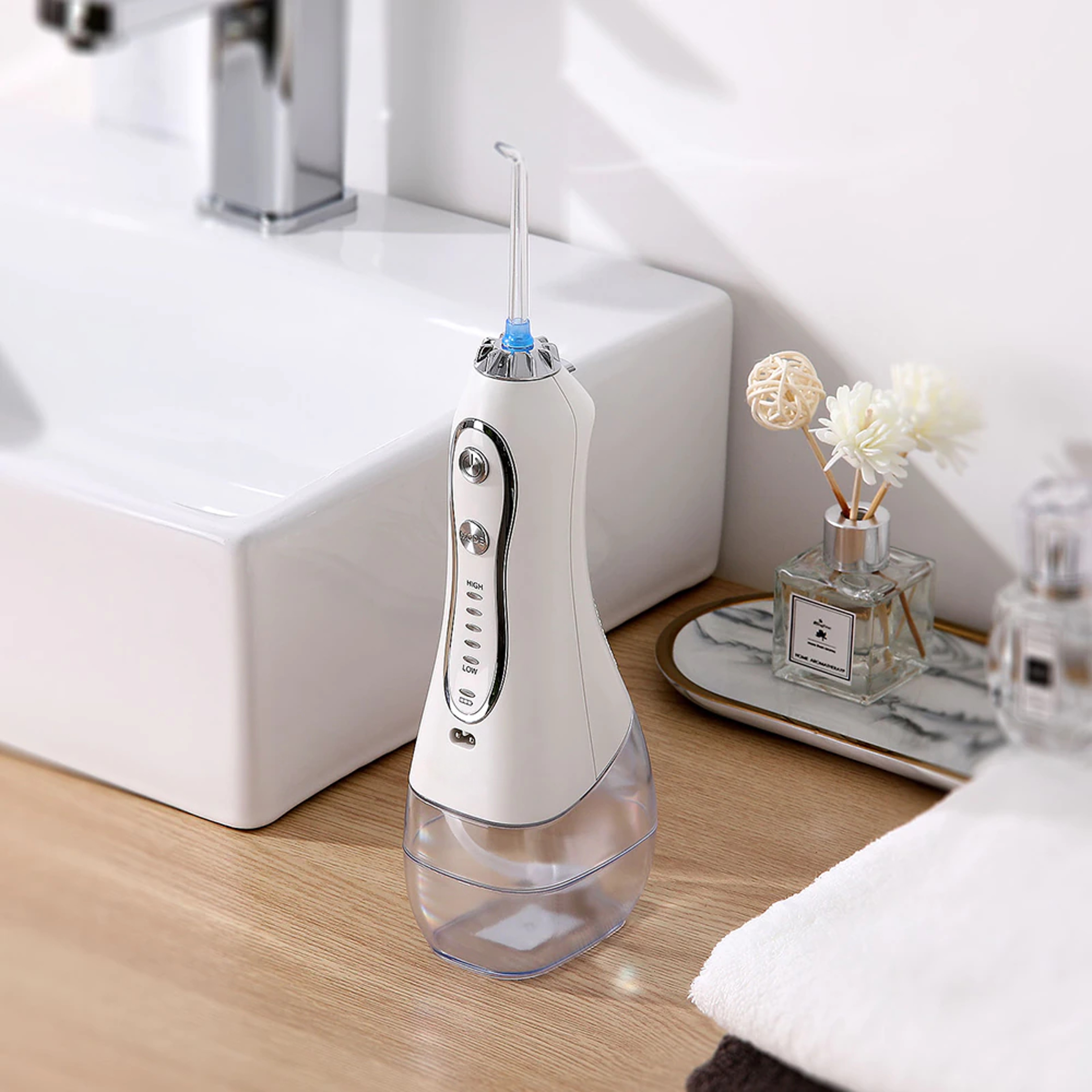 oralcordlessdentalflosser1.png