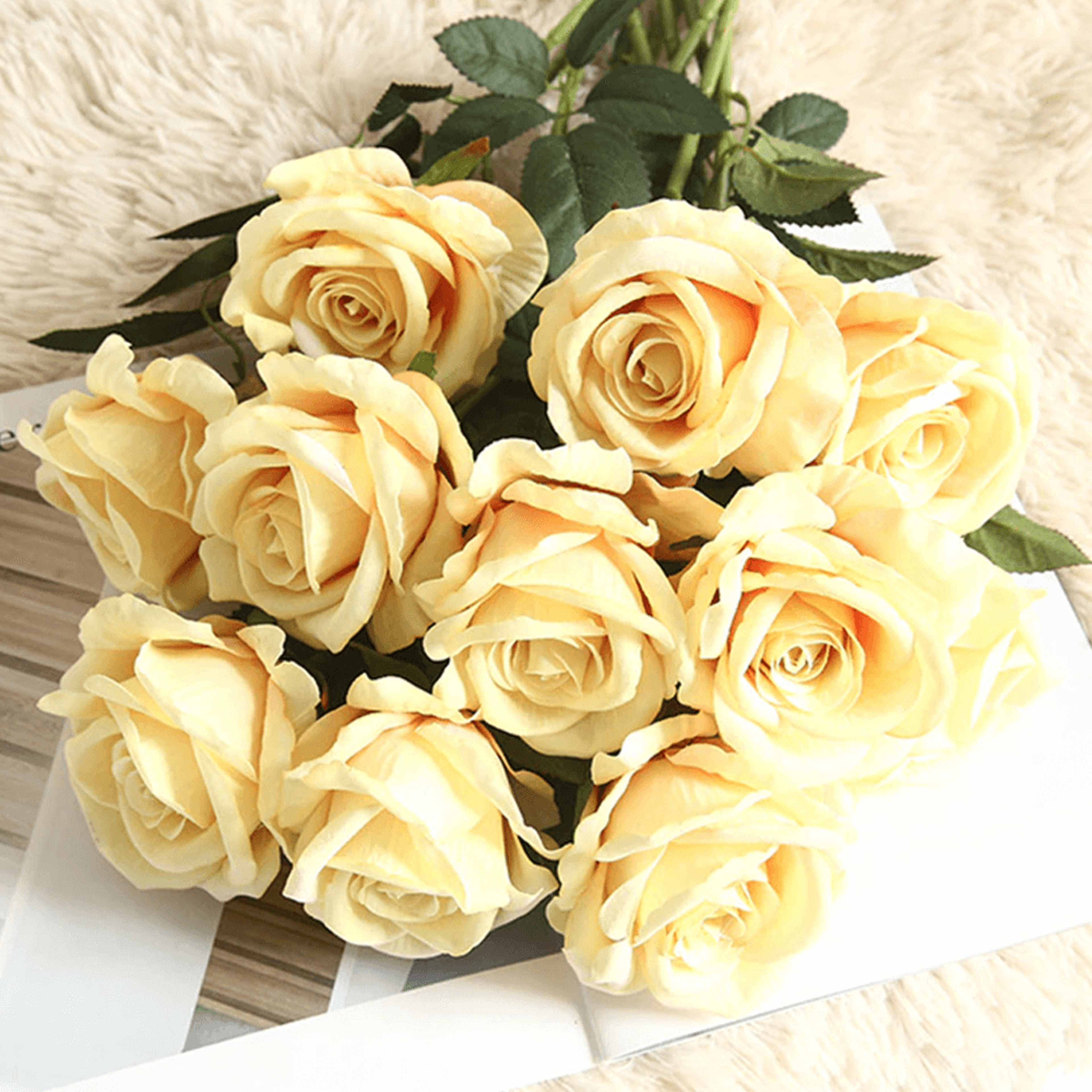realtouchrosesbouqetyellow.png