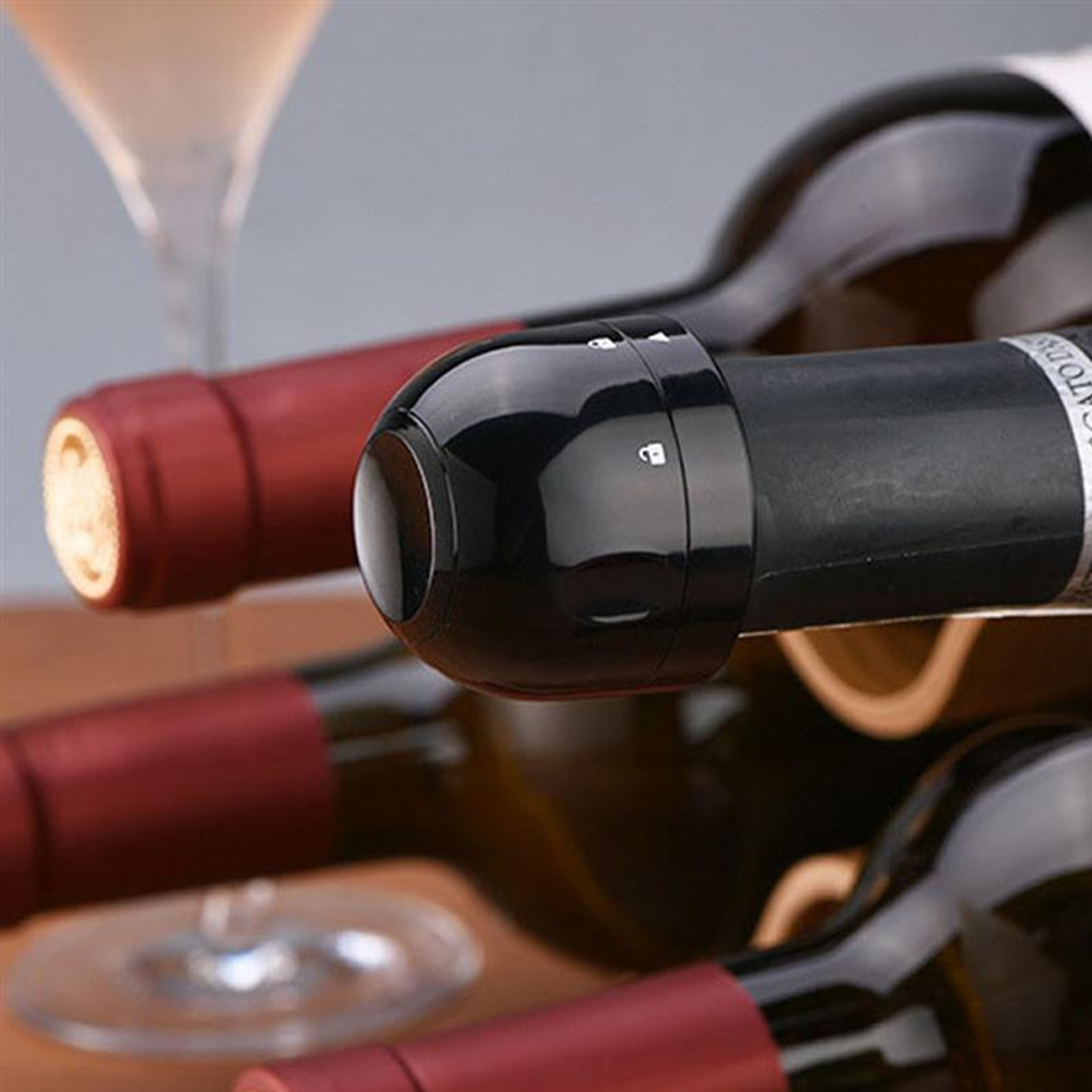 siliconesealedwinebeerchampagnestopper3.png
