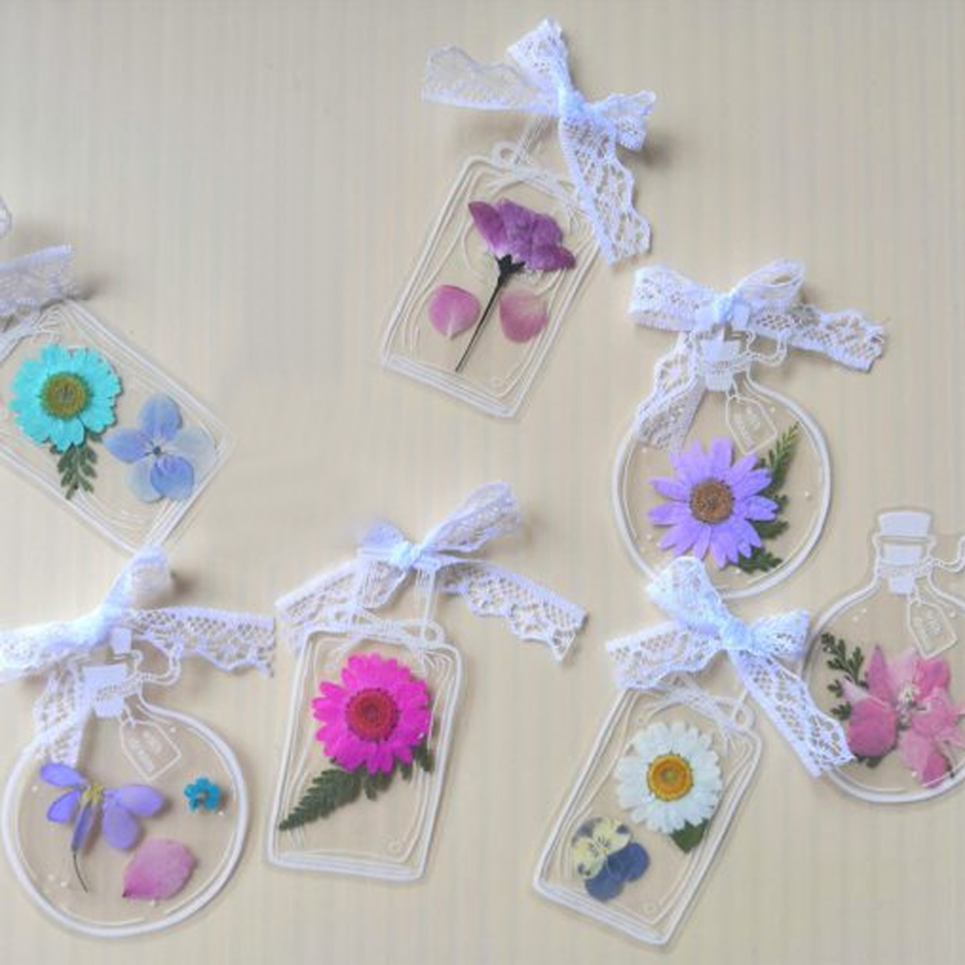 driedflowerbookmarksset3.png