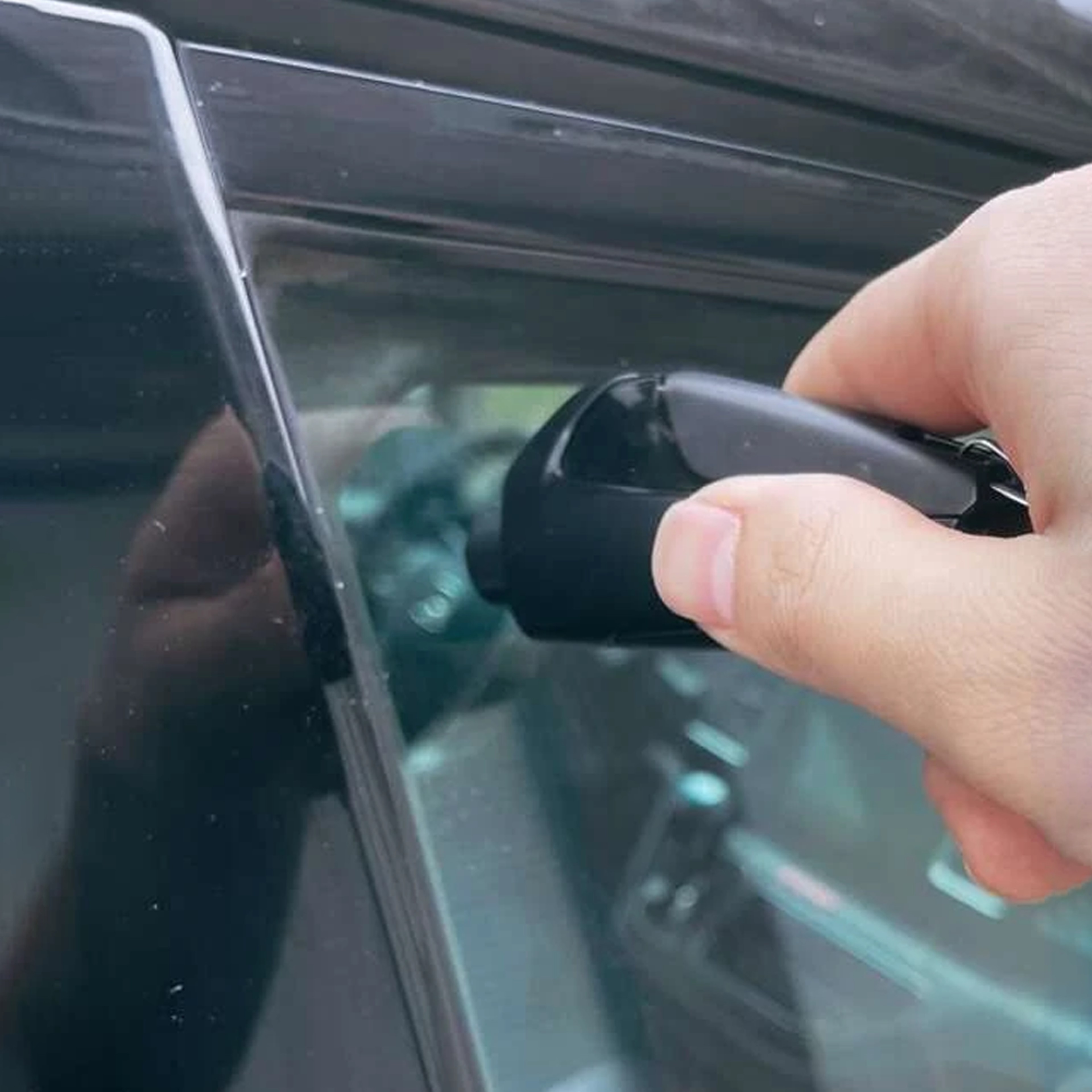 3-In-1 Emergency Car Escape Tool