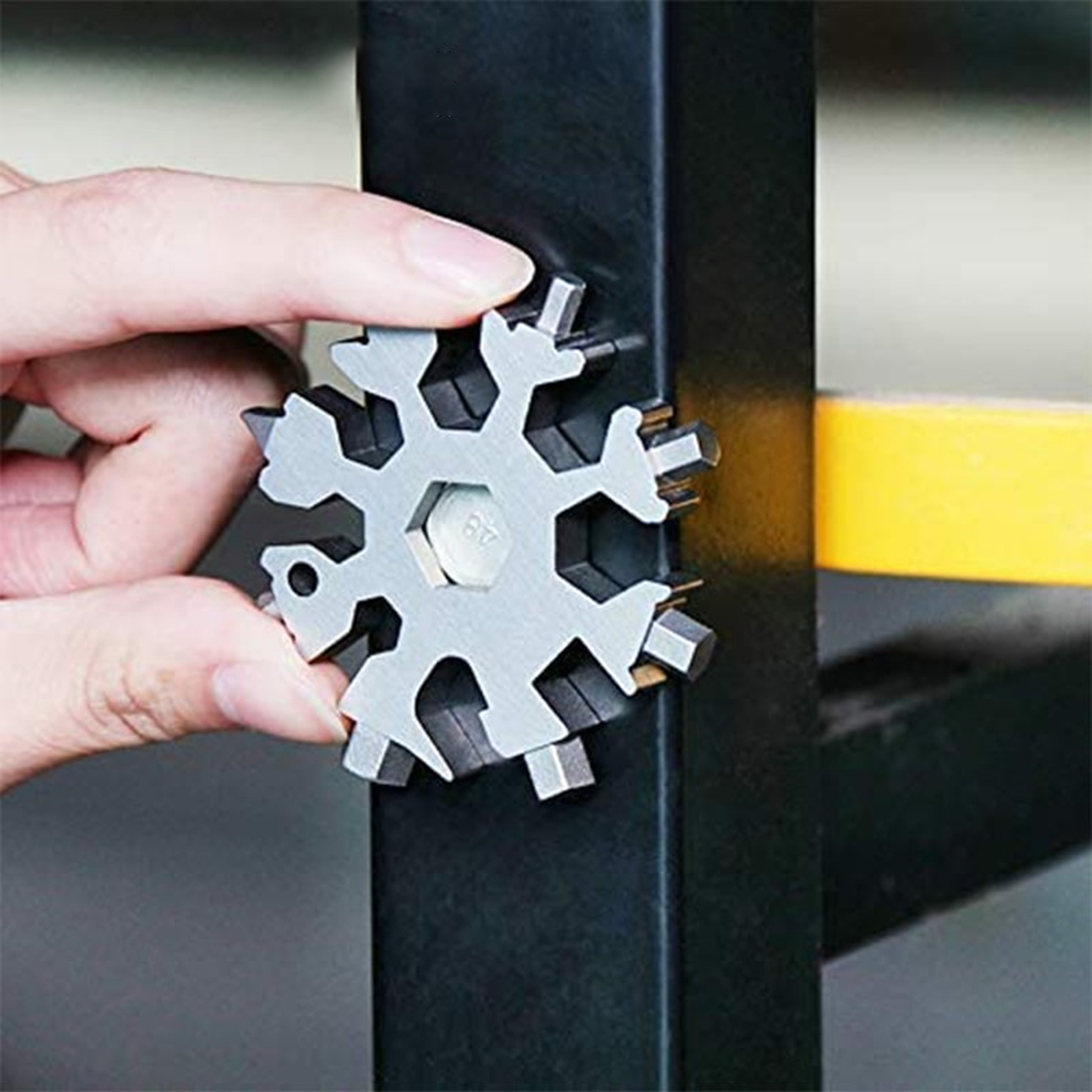 Snowflake – MultiTool 18-In-1 Stainless Steel Portable For Outdoor Adventures 2