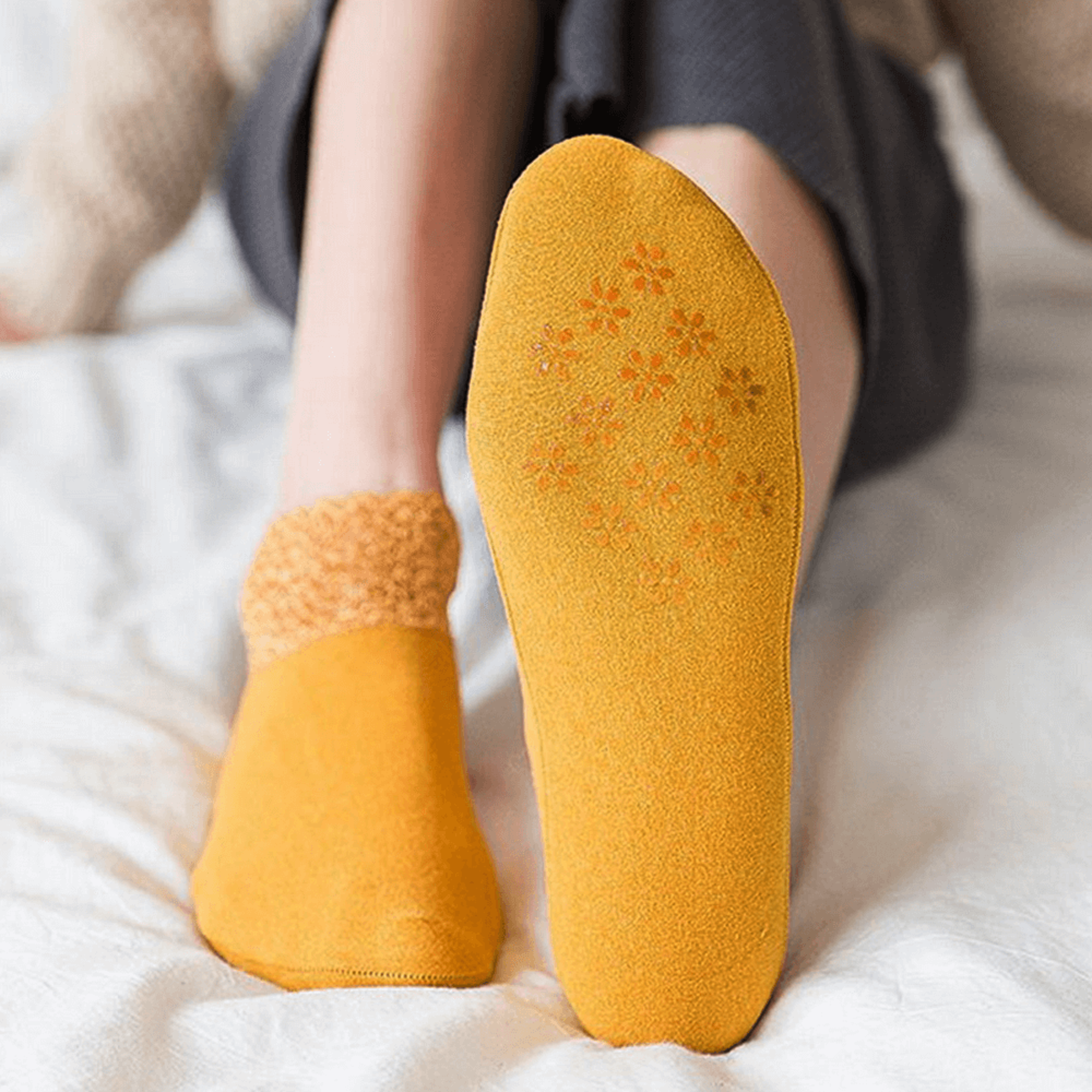 newfashionlacewarmersocks1.png