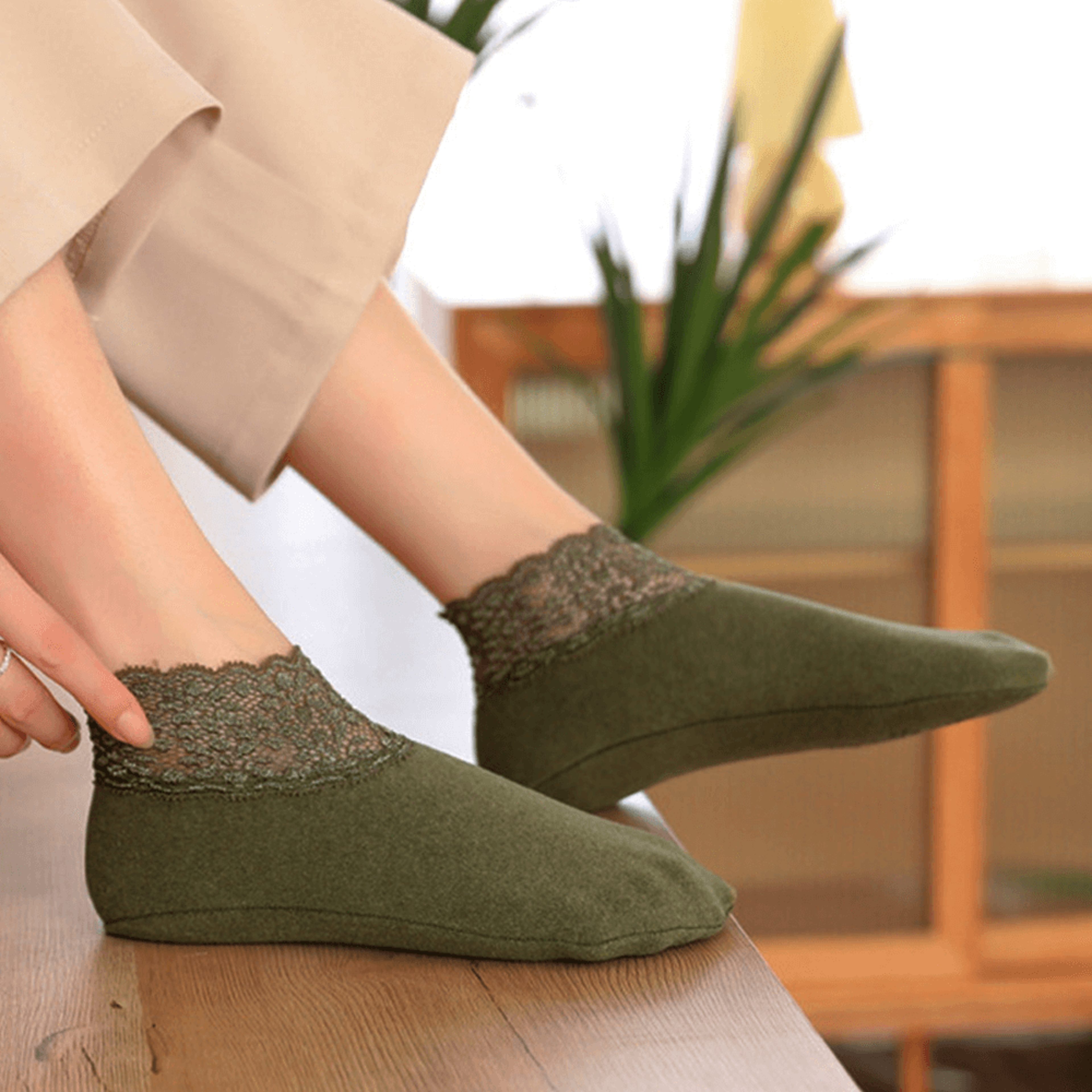 newfashionlacewarmersocksgreen.png
