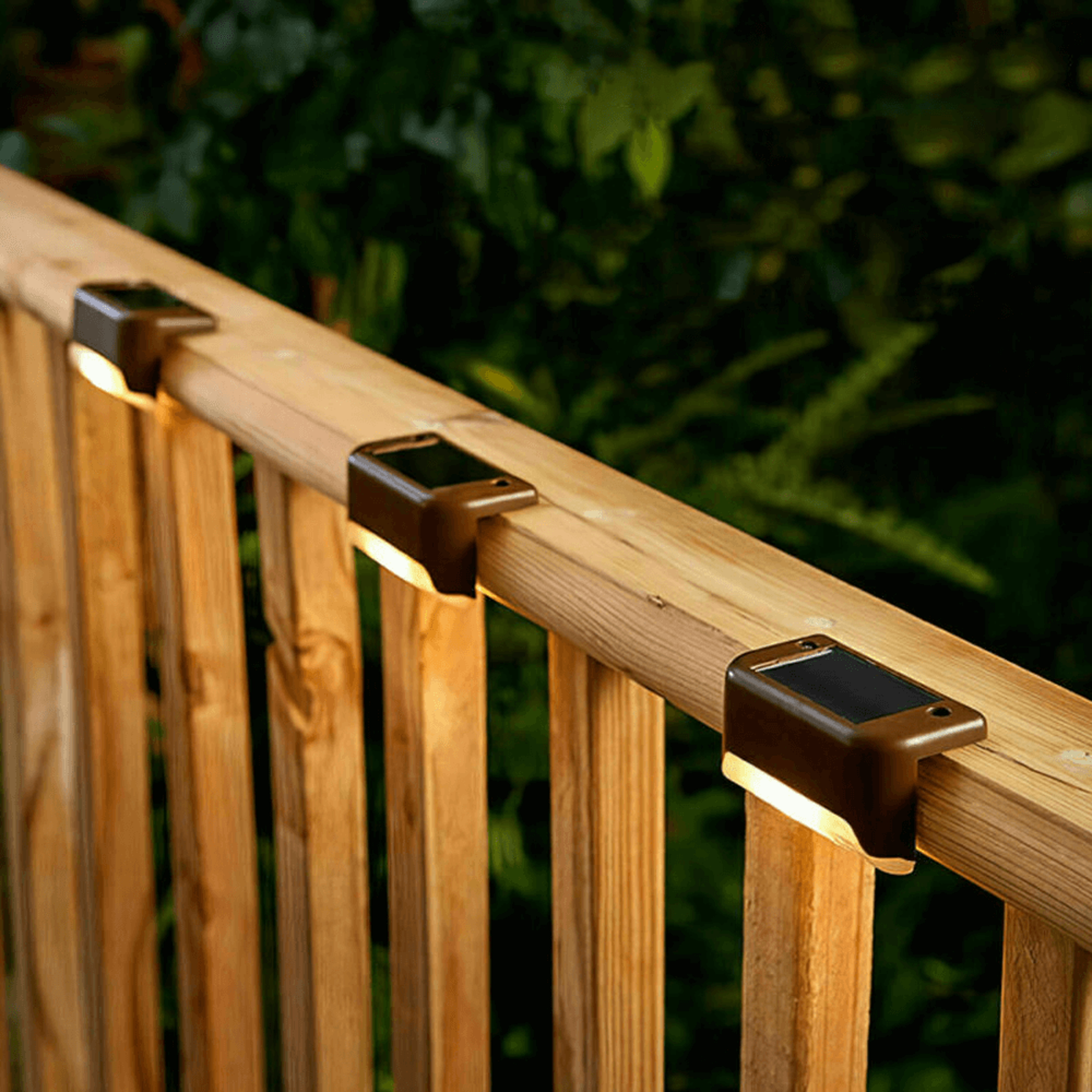 waterproofgardensolarpoweredoutdoorlights3.png