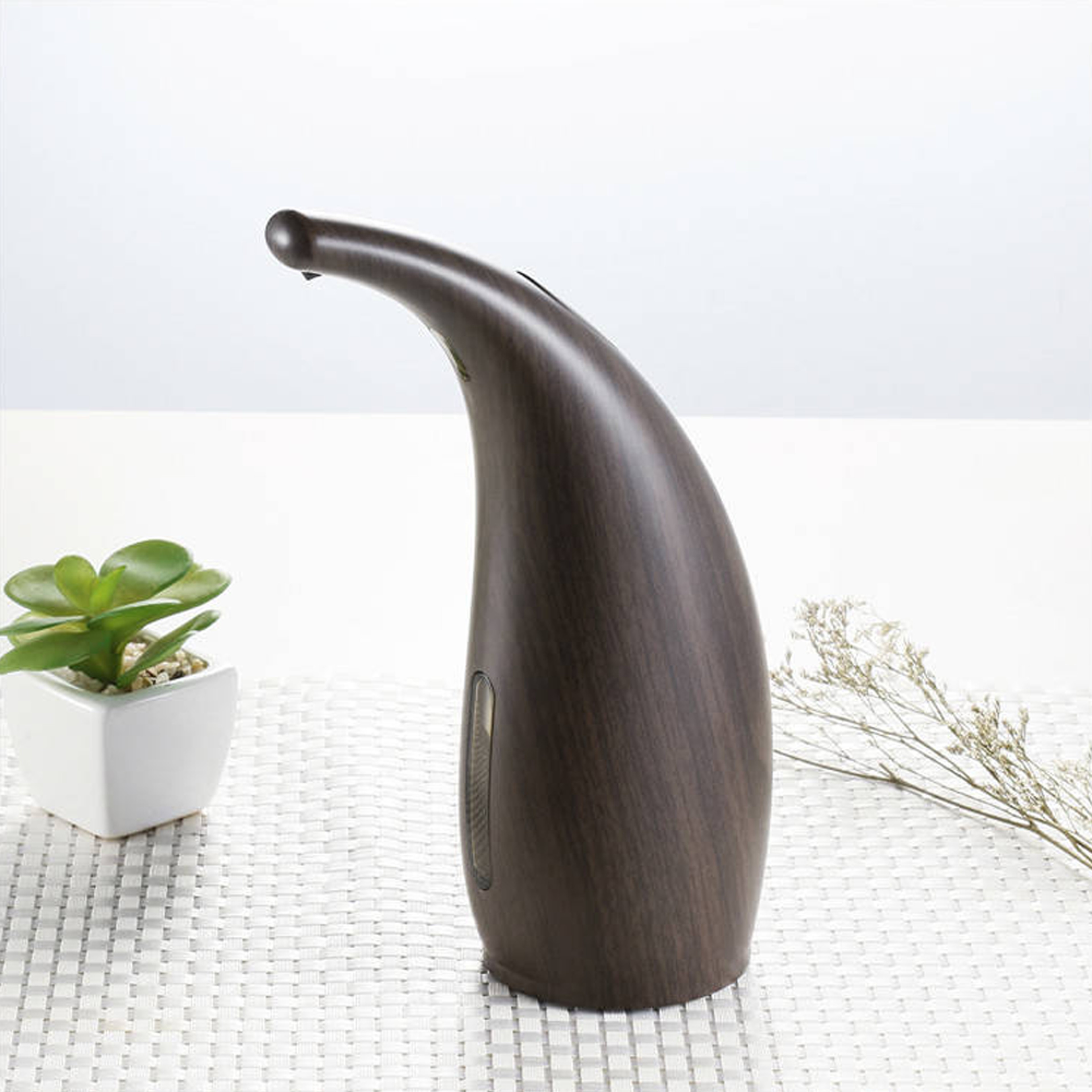 Chic-Looking Touchless Automatic Soap Dispenser 3