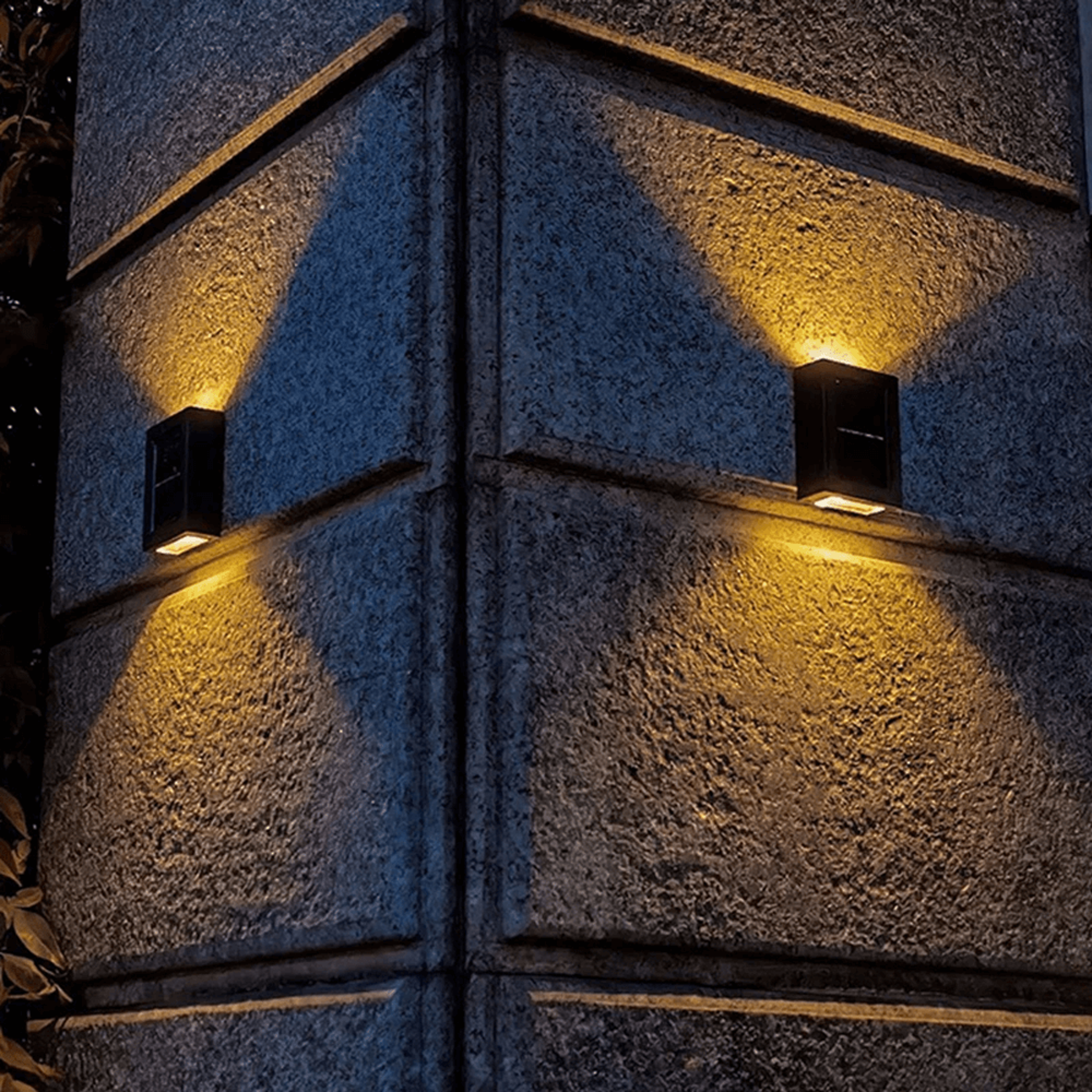 waterproofsolarpoweredoutdoorpatiowalldecorlightwarmwhite.png
