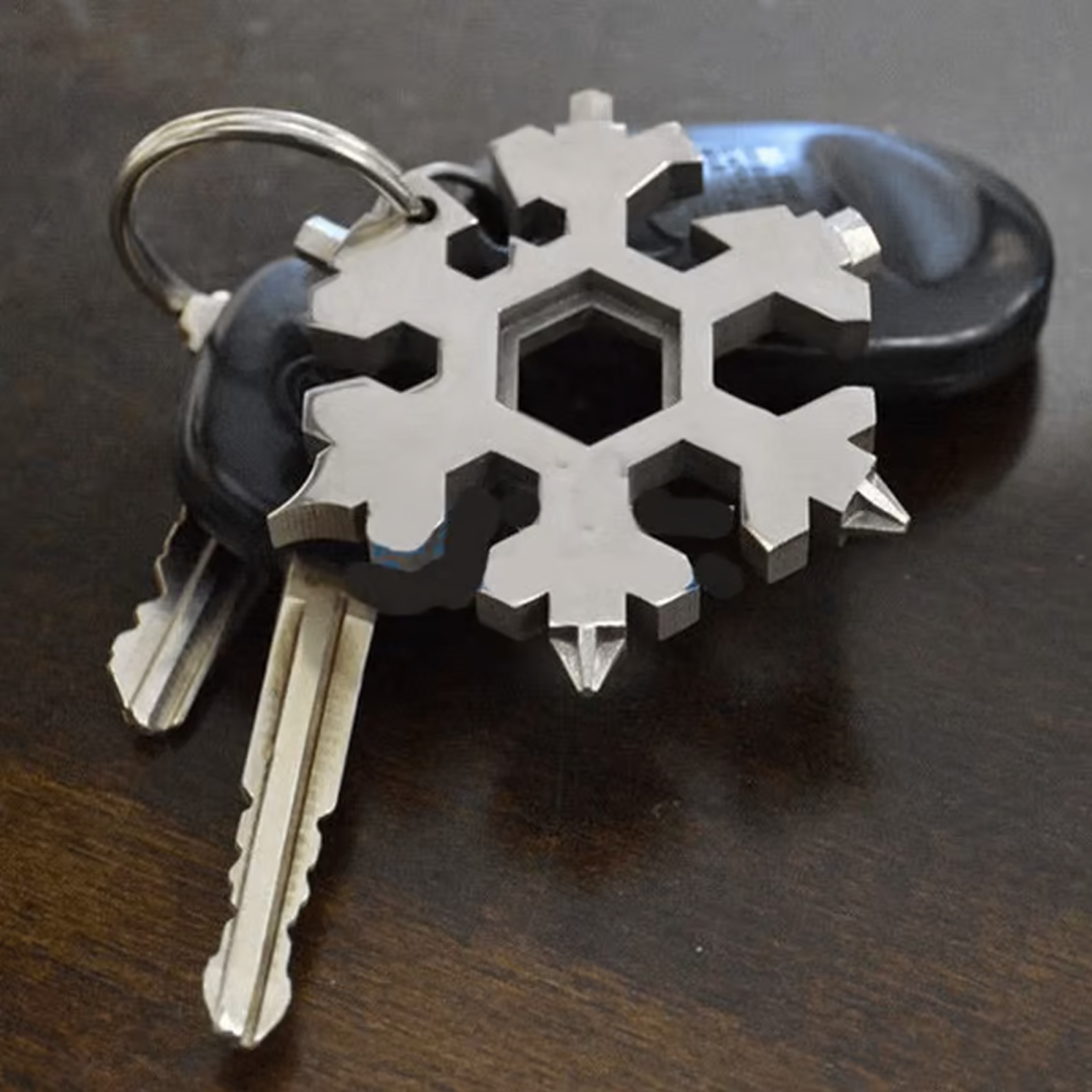 18-in-1 Snowflake Multi-tool 4