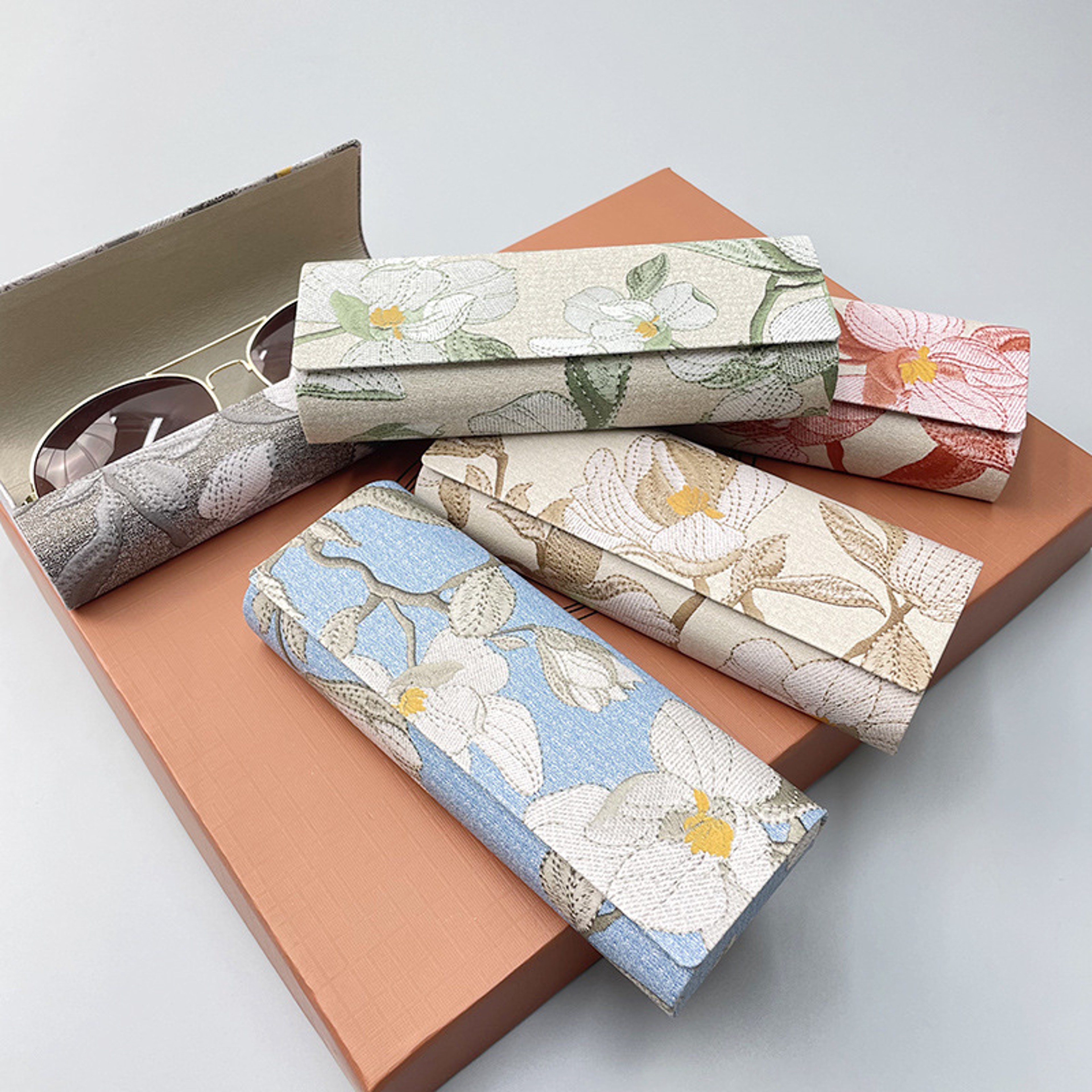 Chinese Style Embroidery Glasses Storage Case For Women  Students 0