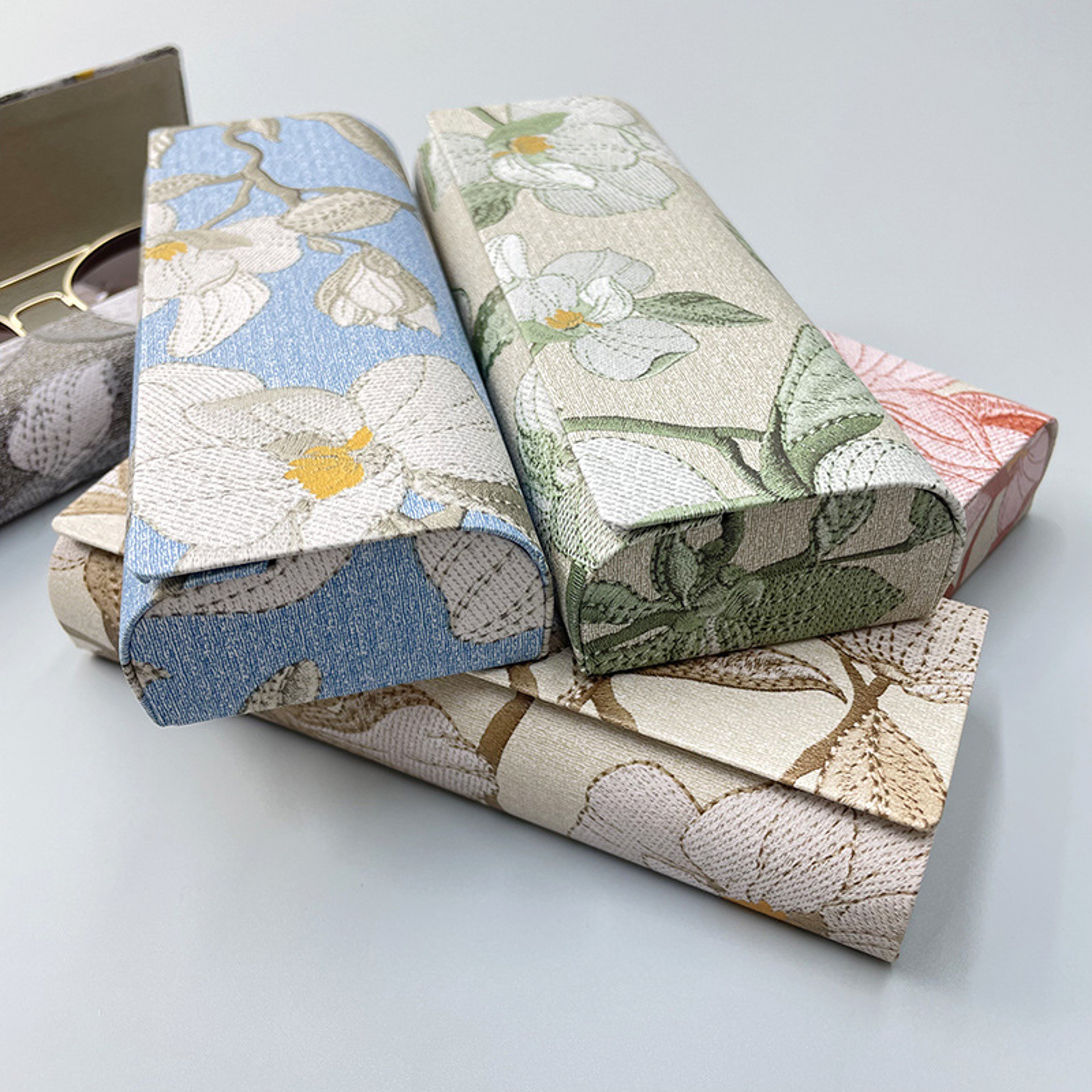 Chinese Style Embroidery Glasses Storage Case For Women  Students 1