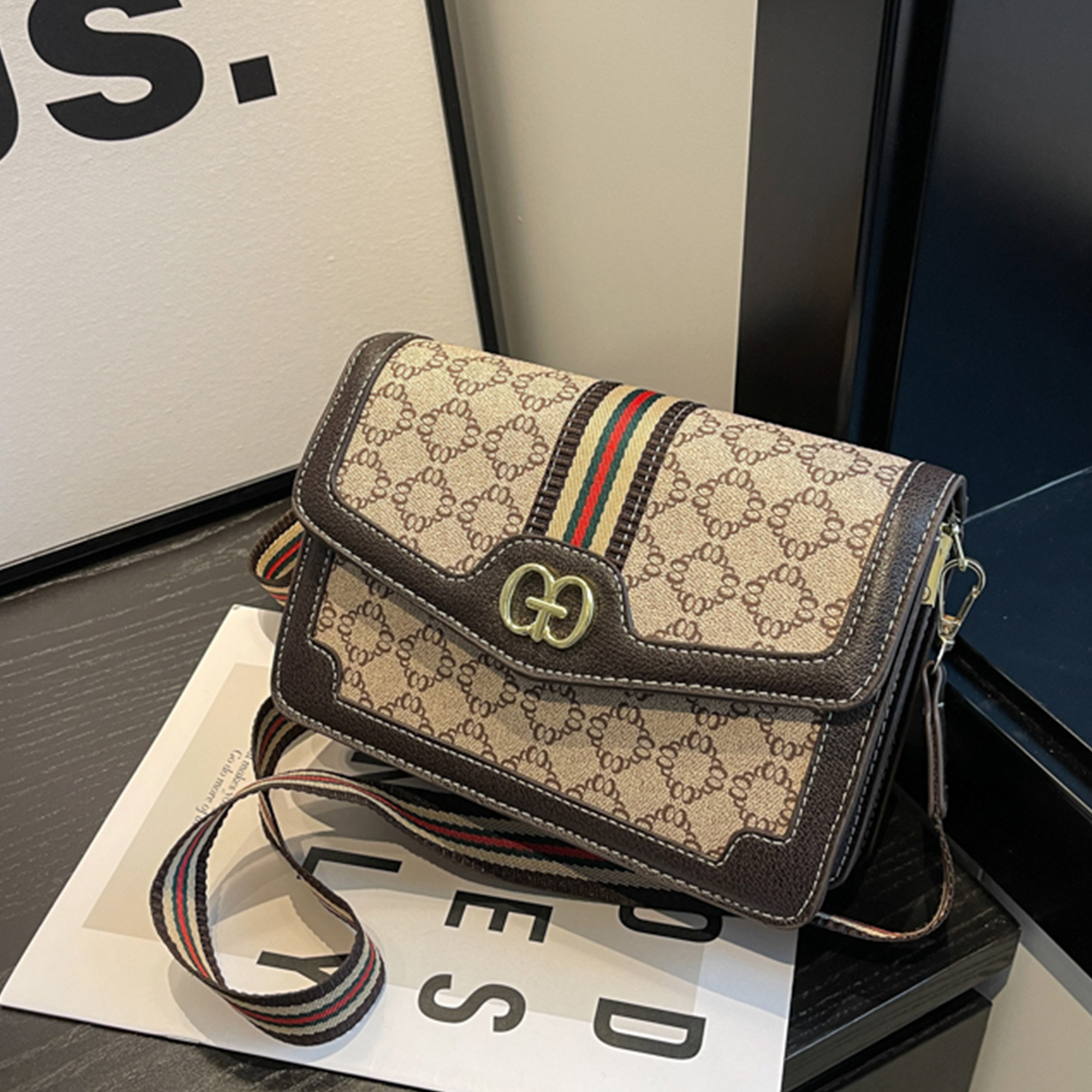 Classic Quilted Geometric Print Shoulder Bag With Adjustable Strap 0