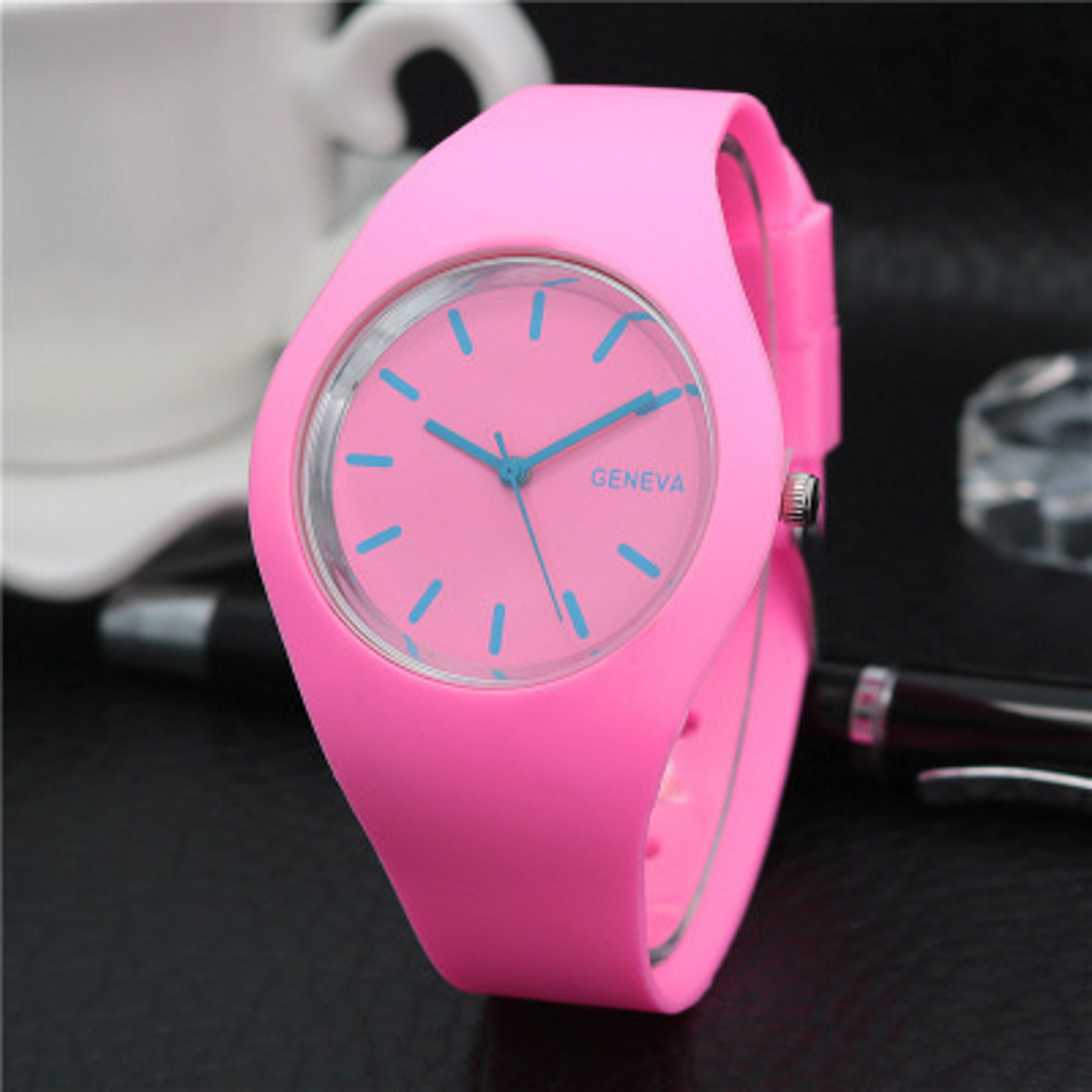 Luxury Waterproof Ultra Thin Women's Quartz Watch Elegant Design for Fashion Forward Ladies – view 10