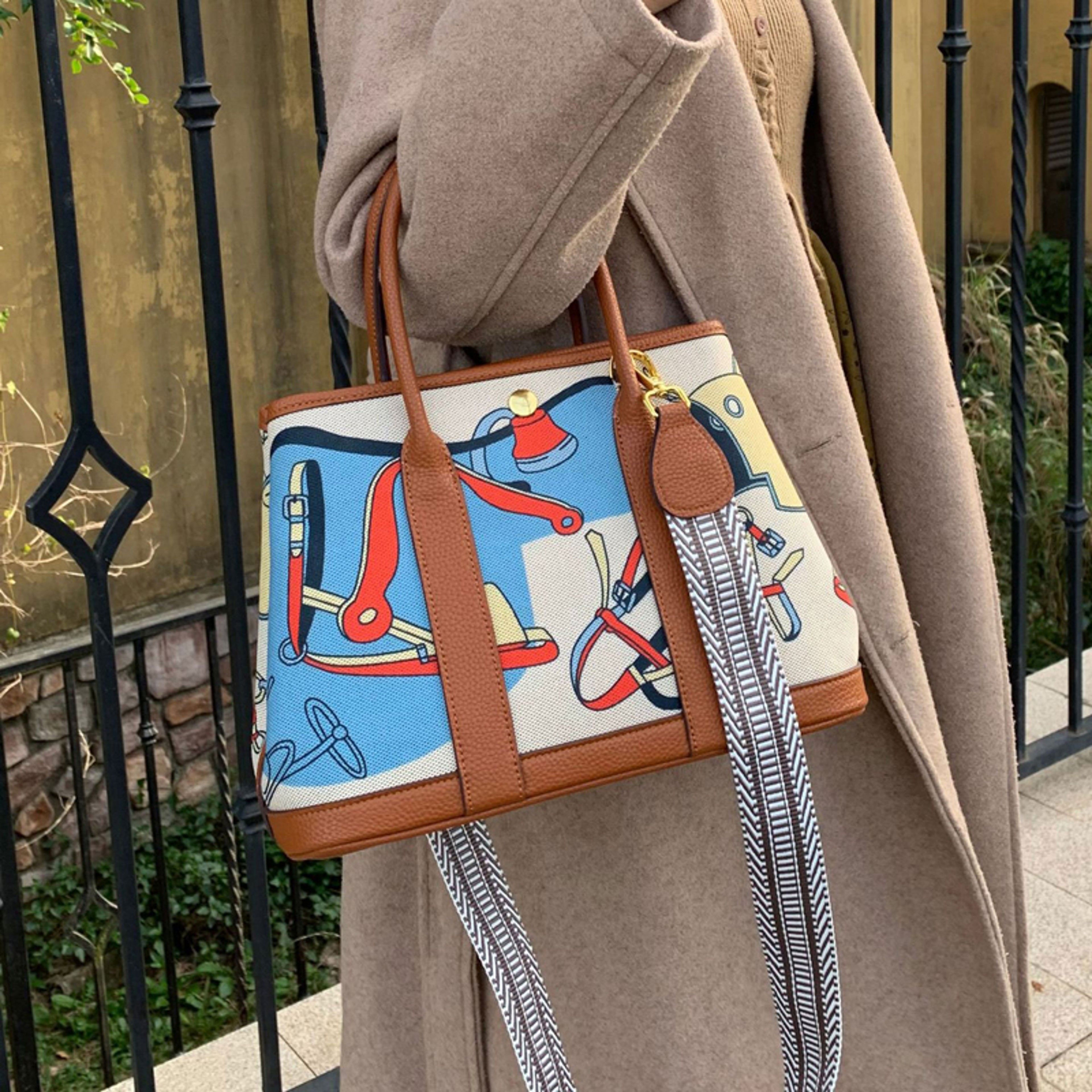 Graffiti Canvas Patchwork Womens Tote Bag Stylish Large Capacity Crossbody Handbag For Everyday Use 2