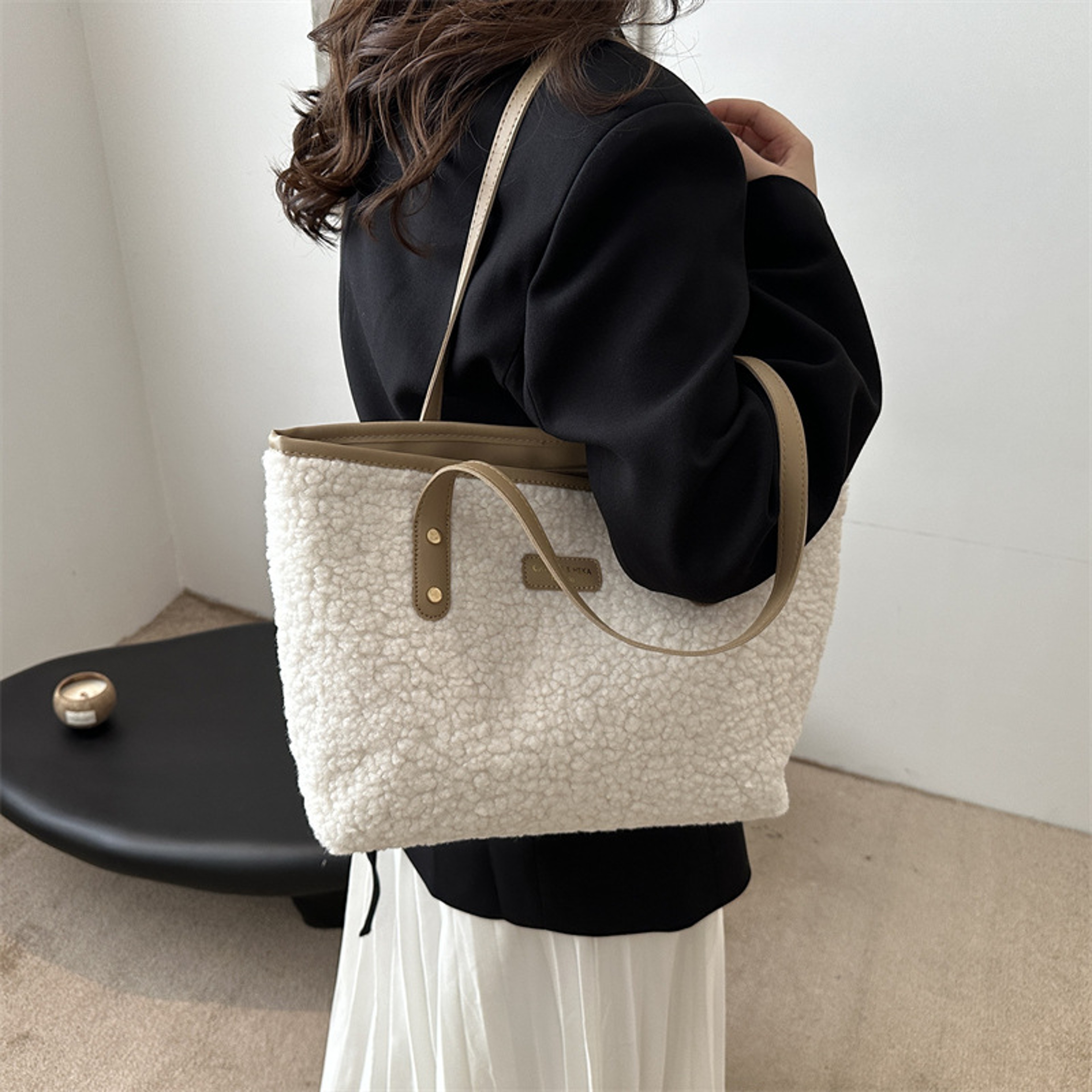 Soft Handbag Large Capacity Fall Winter Shoulder Bag For Women Stylish Lamb Wool Tote With Zipper C 1