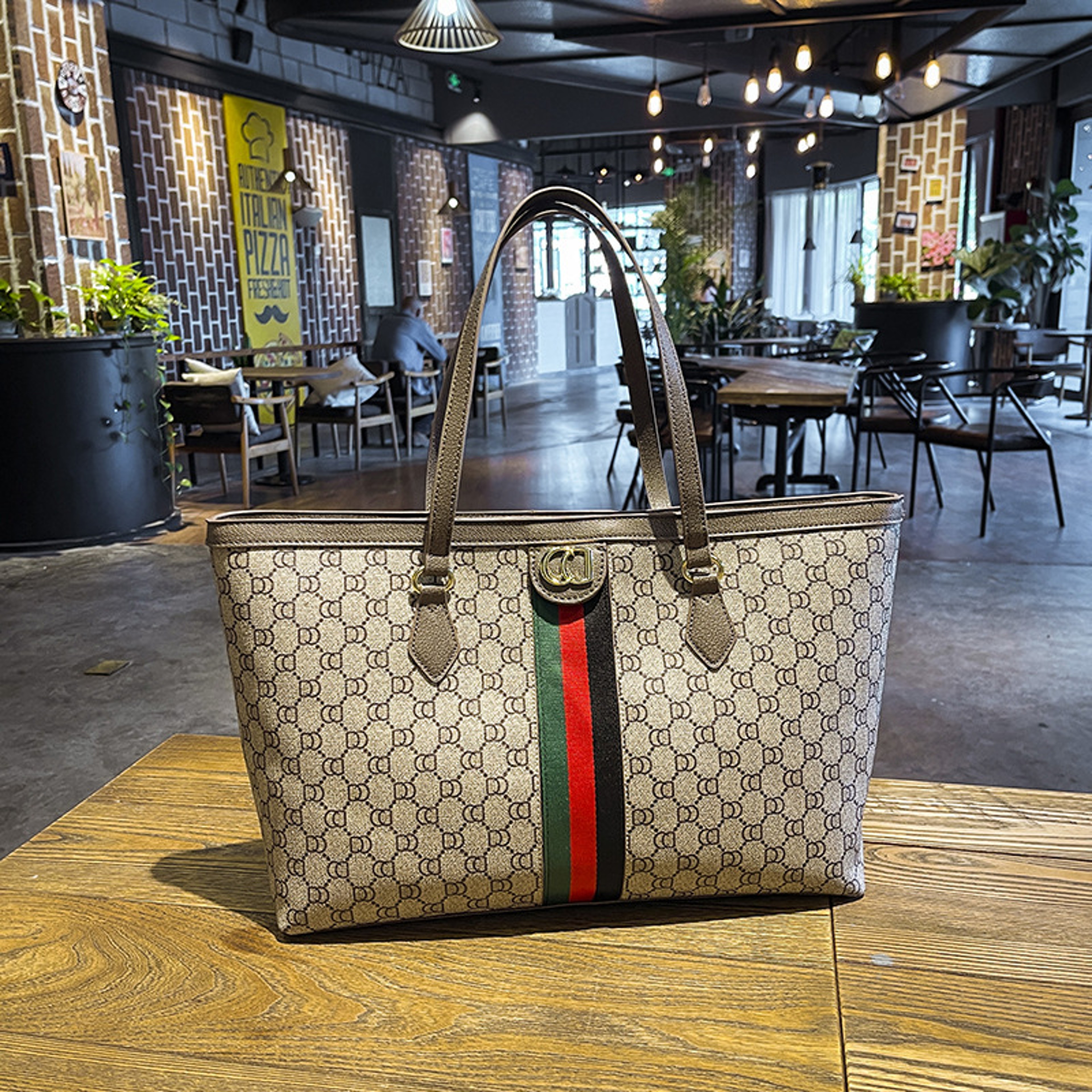 Large Capacity Light Luxury Womens Tote Bag Versatile Fashionable Commuter  Mommy Shoulder Bag 4
