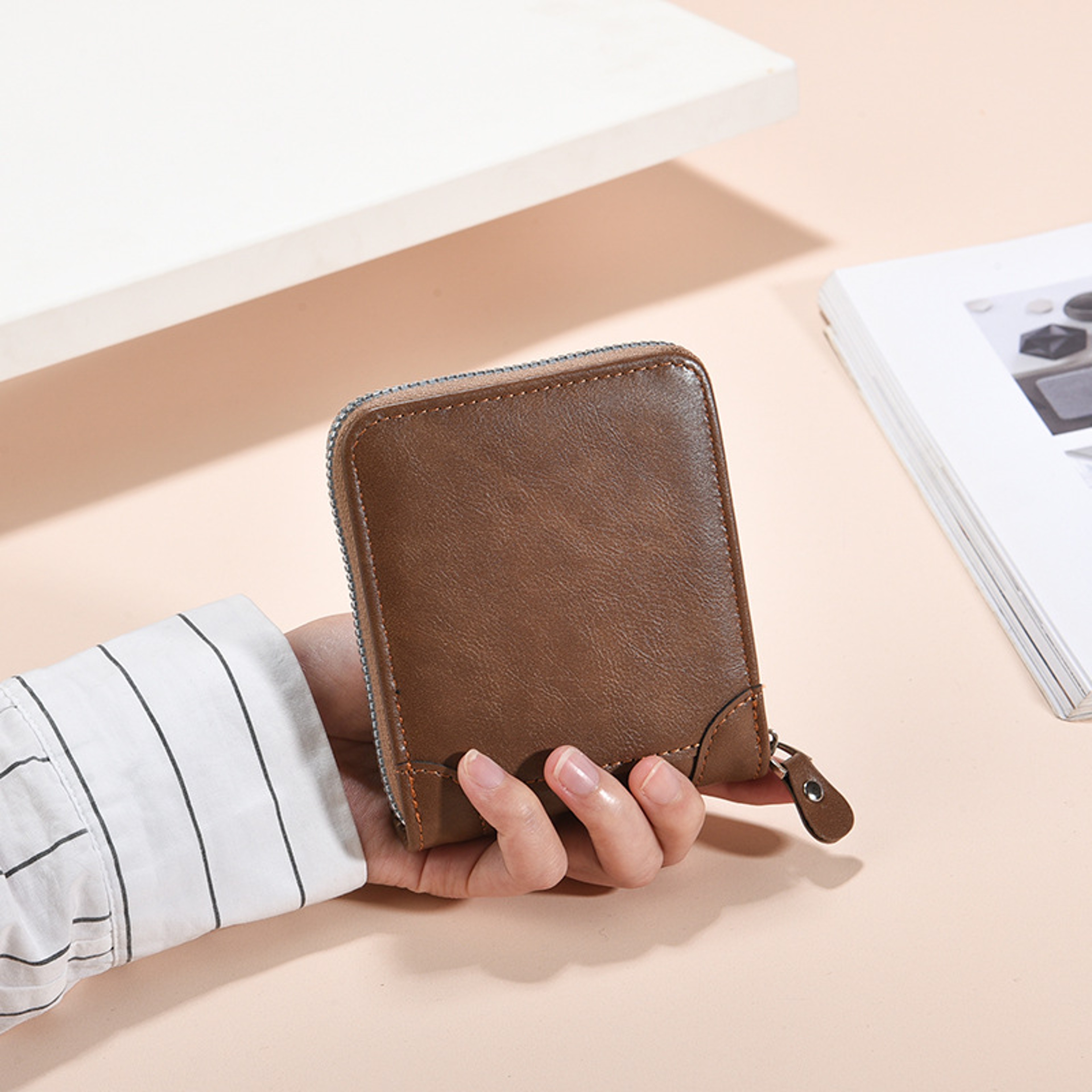 Classic Mens Short Business Wallet Durable  Convenient PU Leather Wallet For Professionals 4