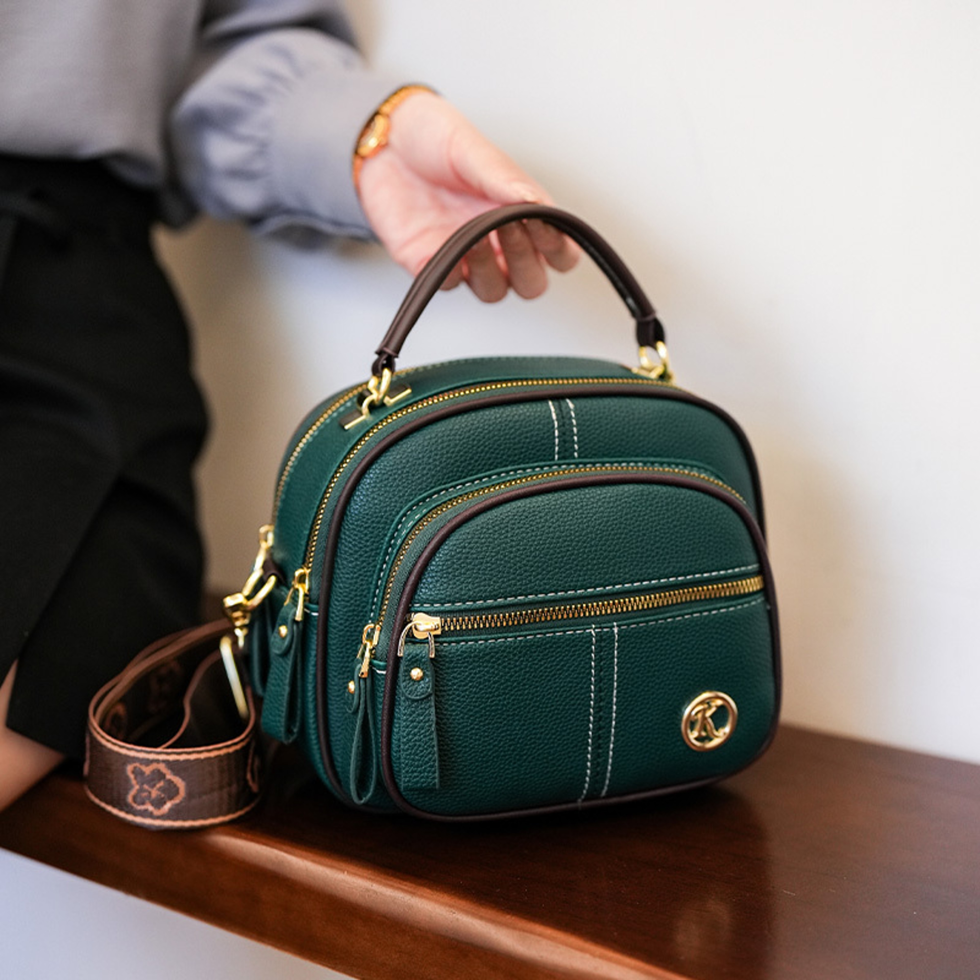 Luxury Womens Shoulder Bag Large Capacity Multiple Compartments Hard Shell Handbag for Commuting – view 9