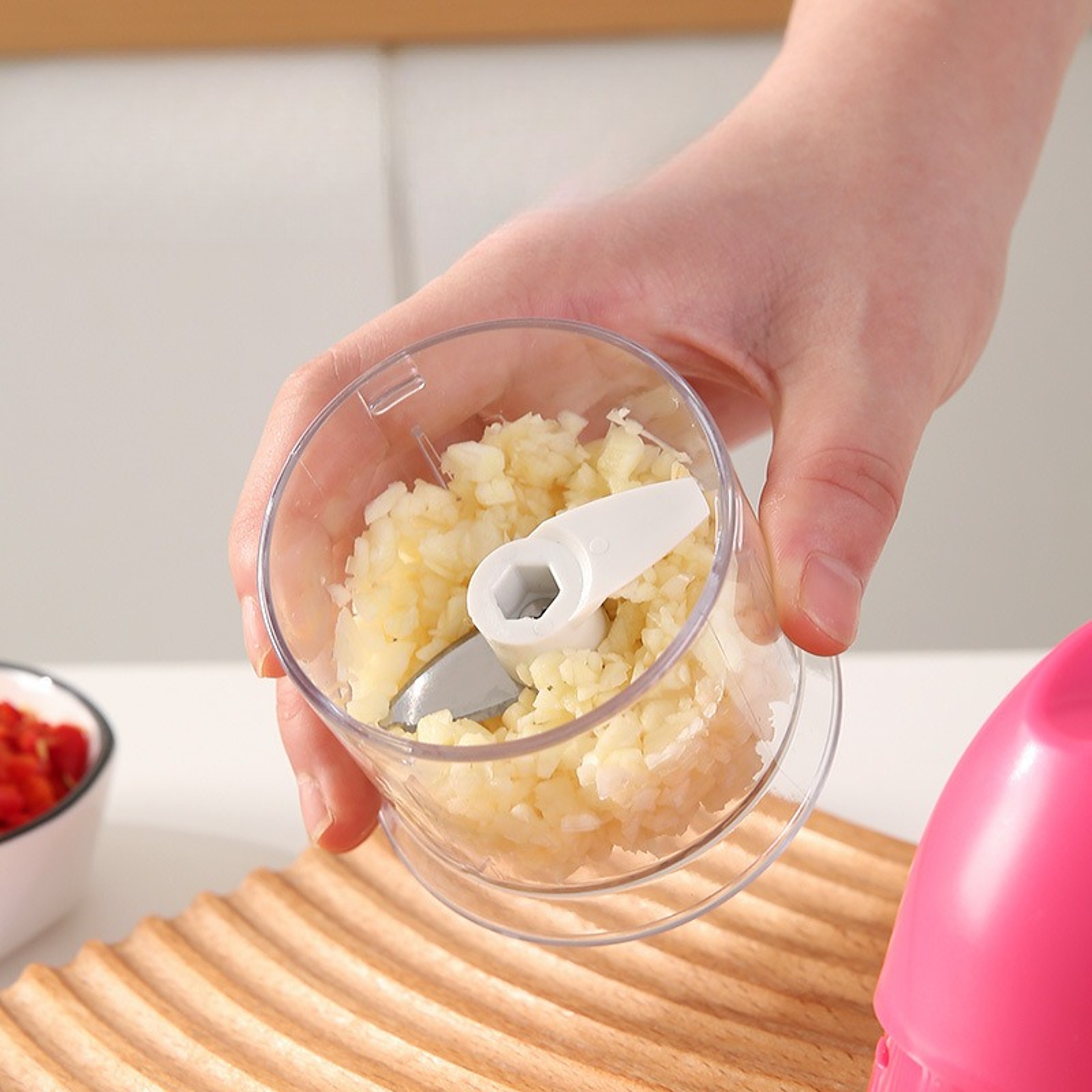 Mini Garlic Chopper & Mincer Manual Food Processor for Quick Seasoning Prep – view 3