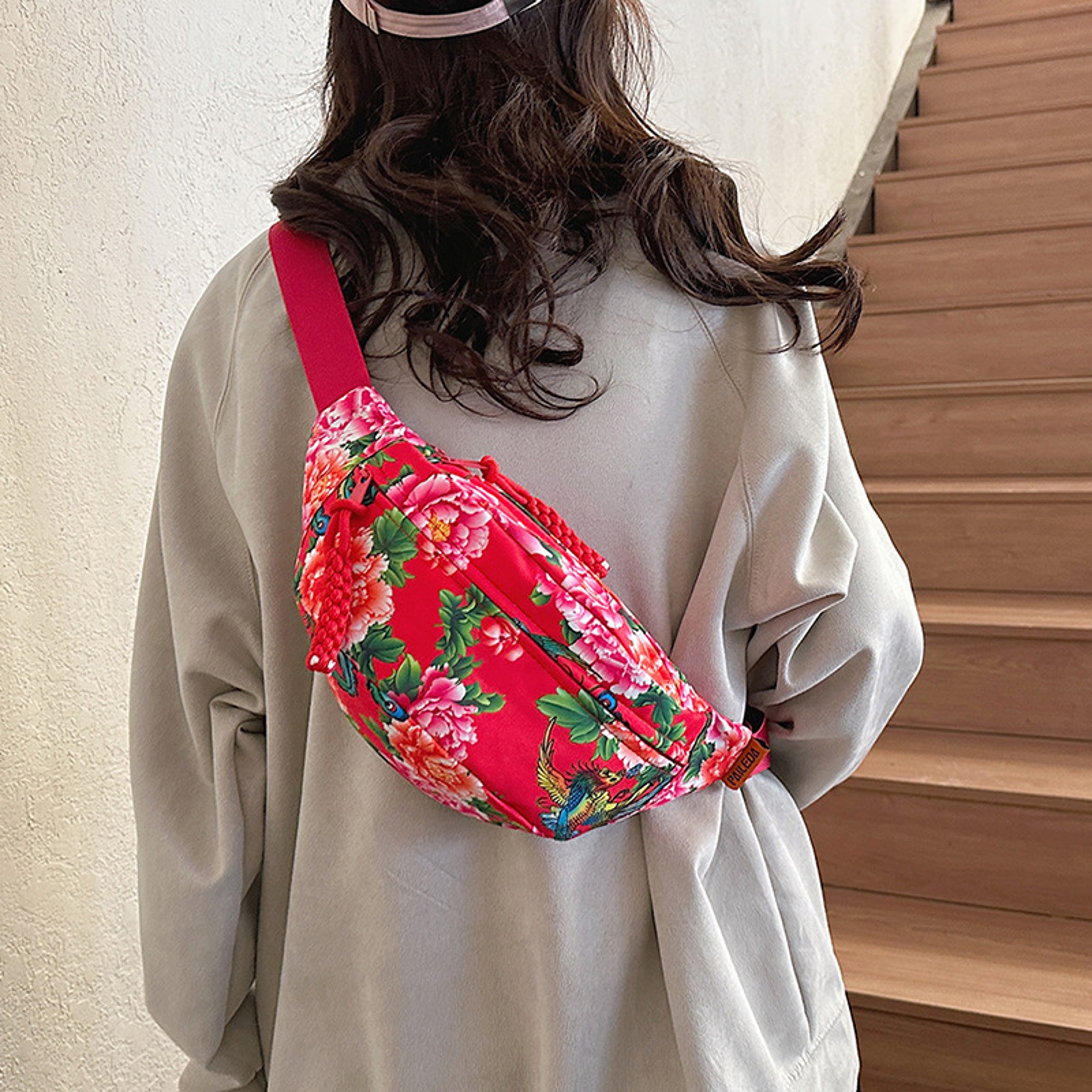 Floral Ethnic Embroidered Crossbody Bag Versatile Large Capacity Dumpling Chest Bag – view 2